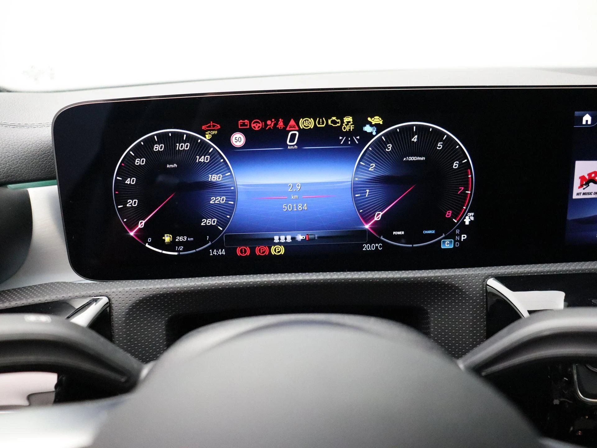 Mercedes-Benz-CLA-image-13