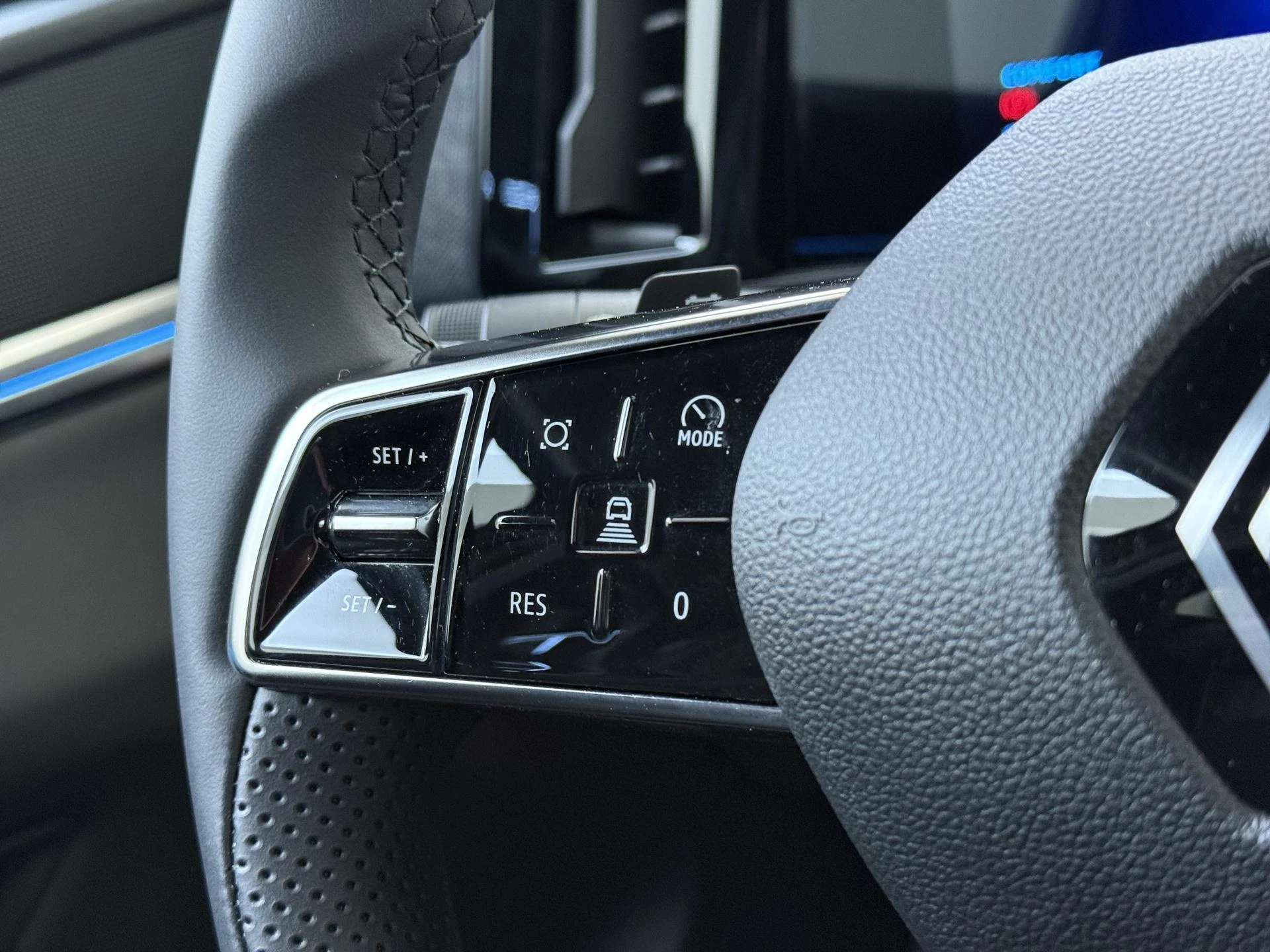 Renault-Megane E-Tech-image-16