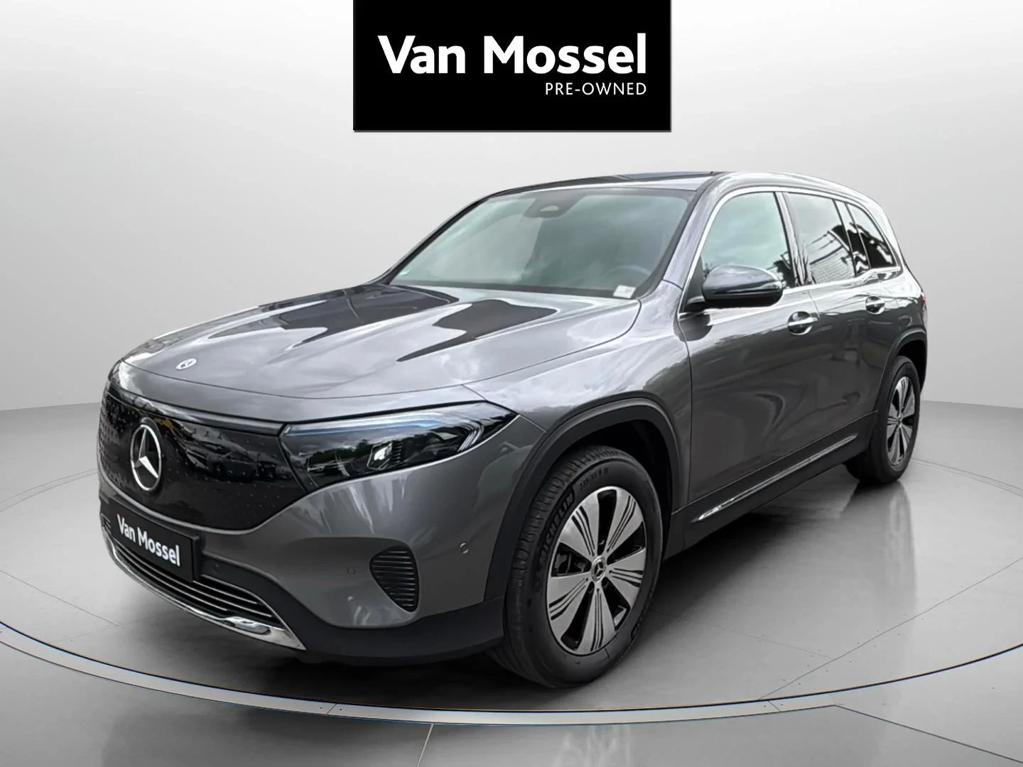 Mercedes-Benz-EQB-image-0
