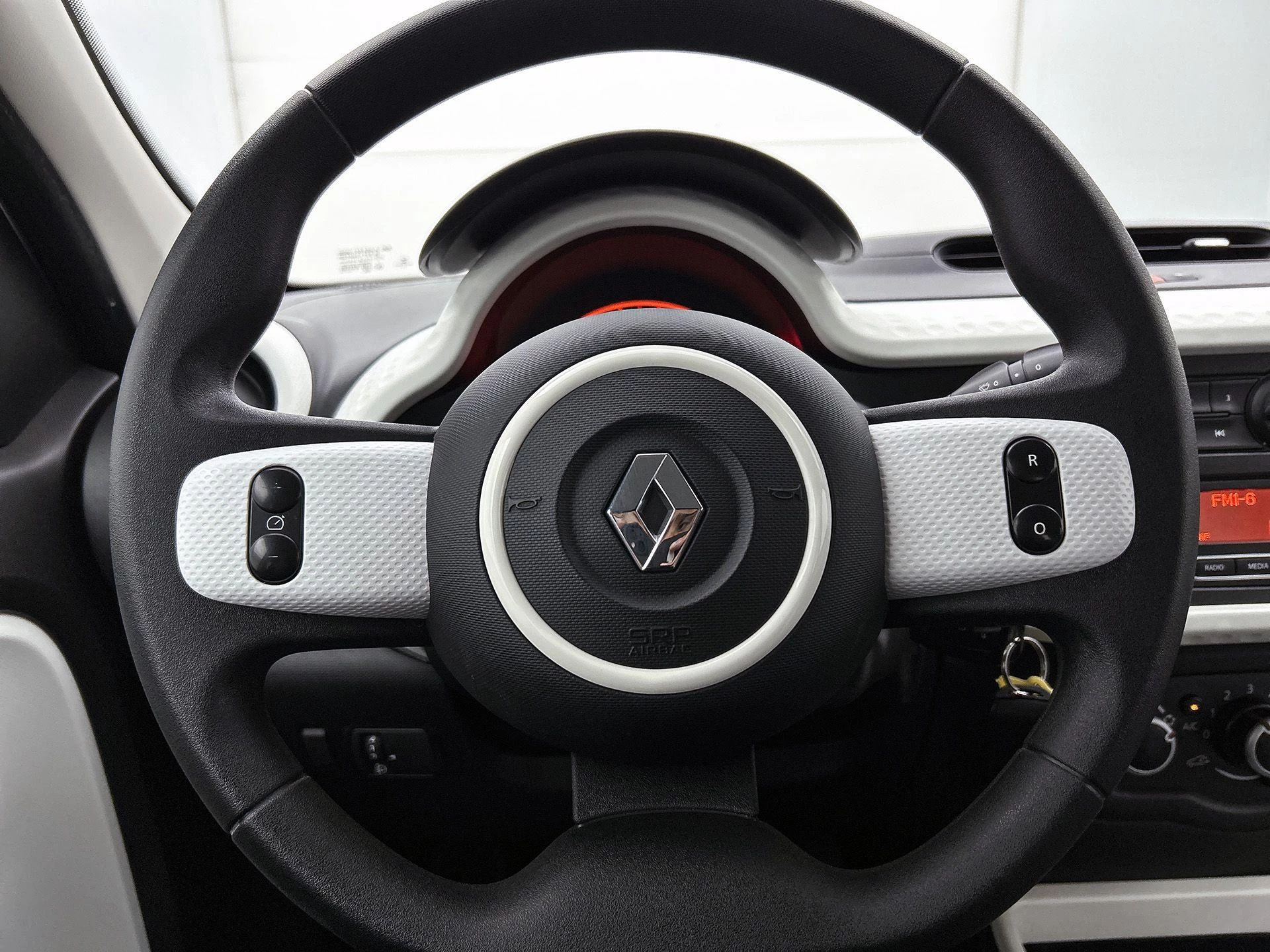 Renault-Twingo-image-24