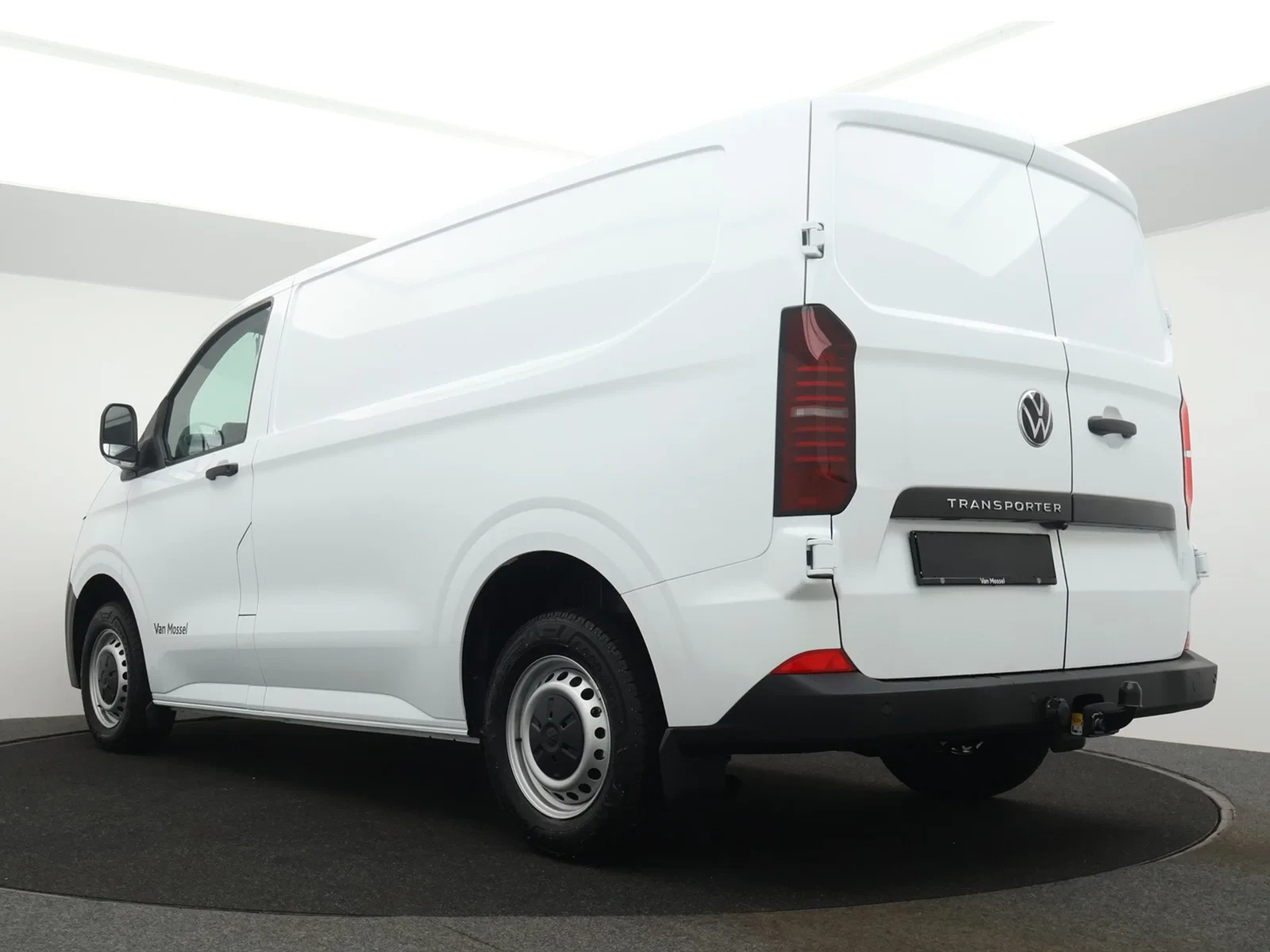 Volkswagen-Transporter-image-5