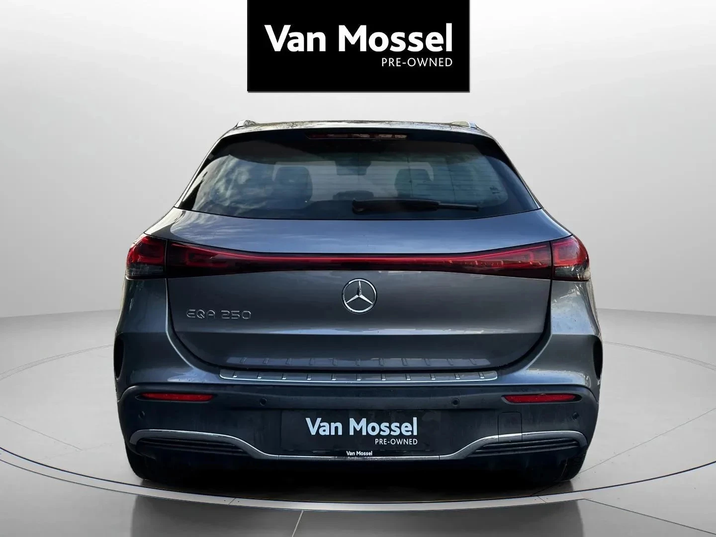 Mercedes-Benz-EQA-image-6