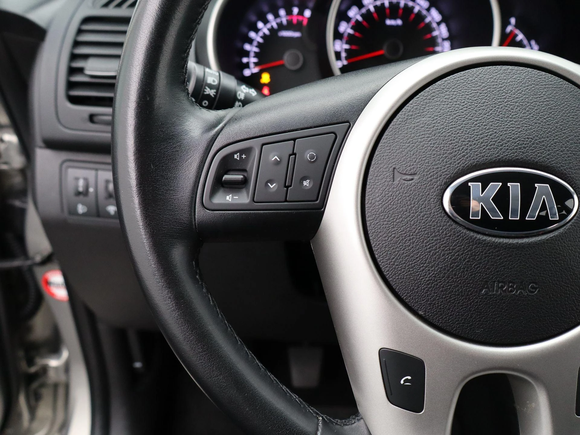 Kia-Venga-image-18
