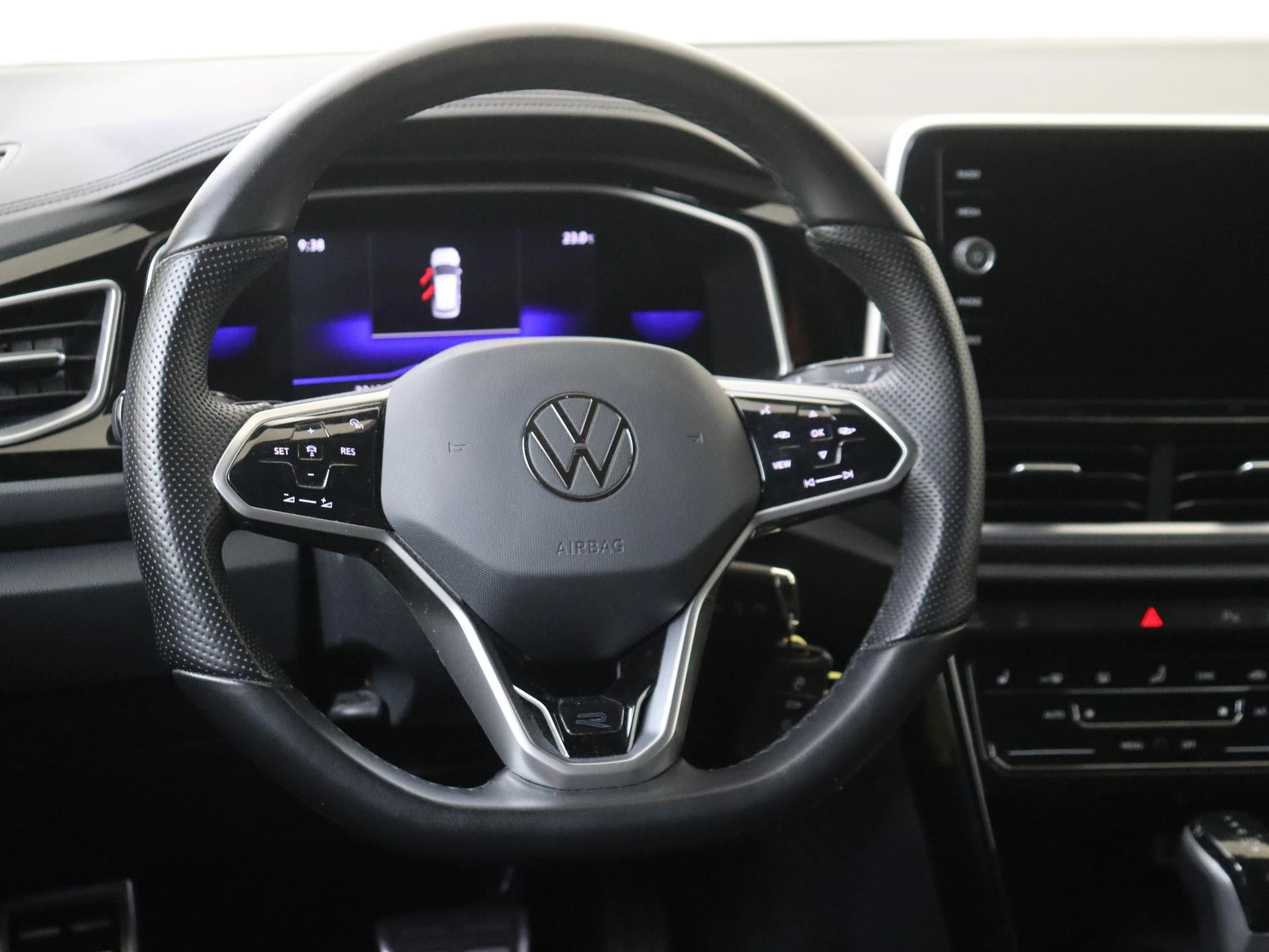 Volkswagen-T-Roc-image-13
