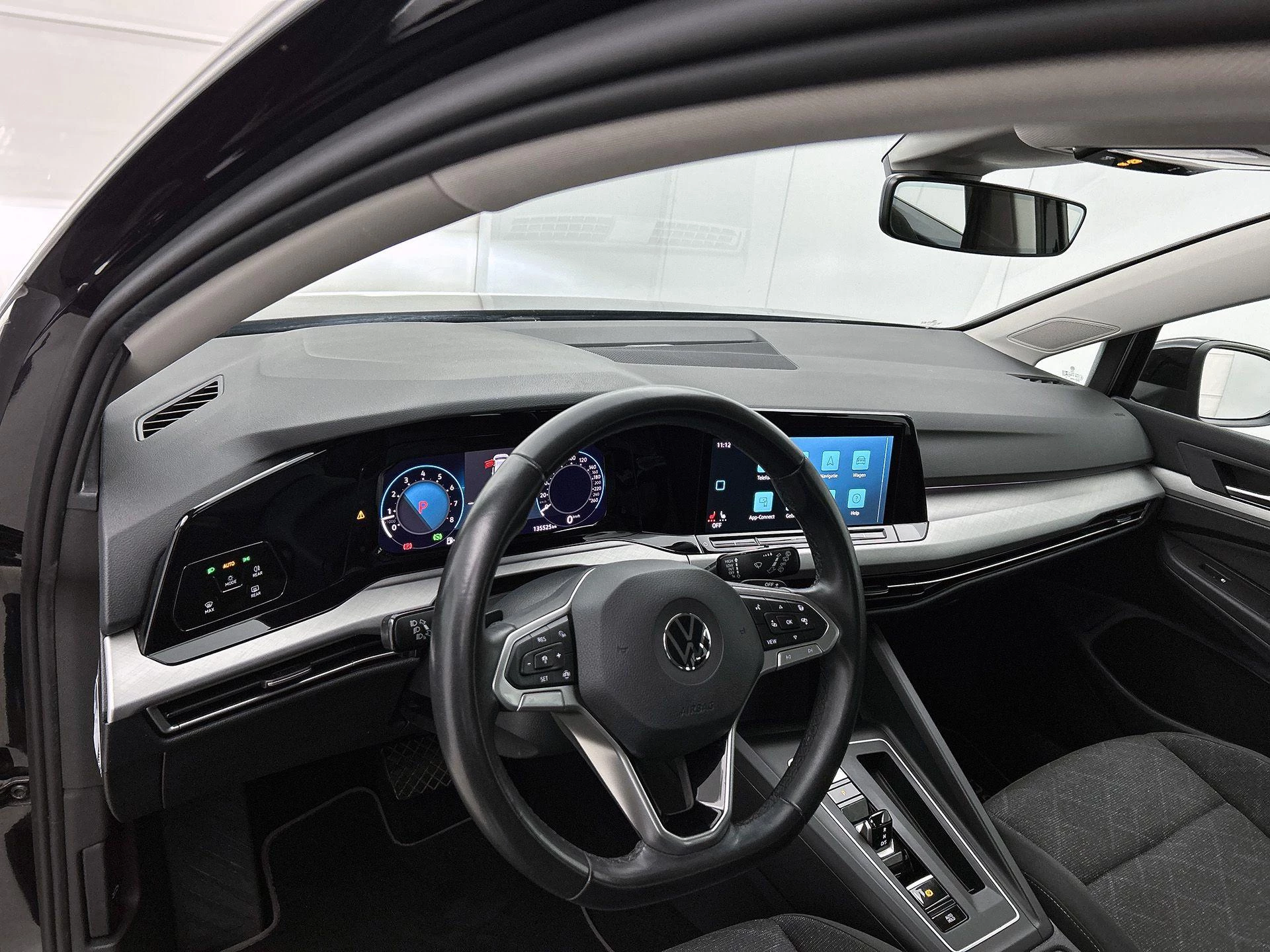 Volkswagen-Golf-image-17