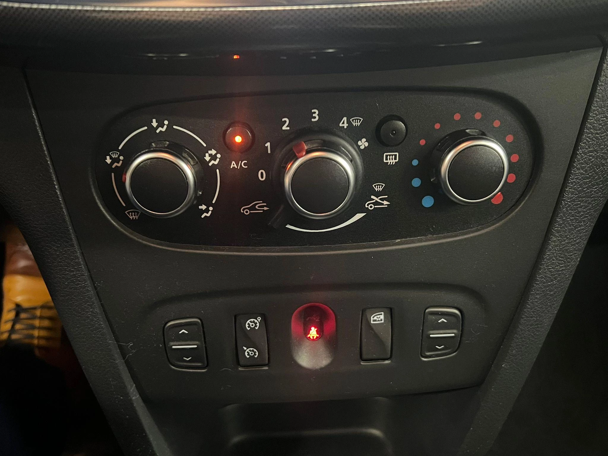 Dacia Sandero TCe 90 Essential