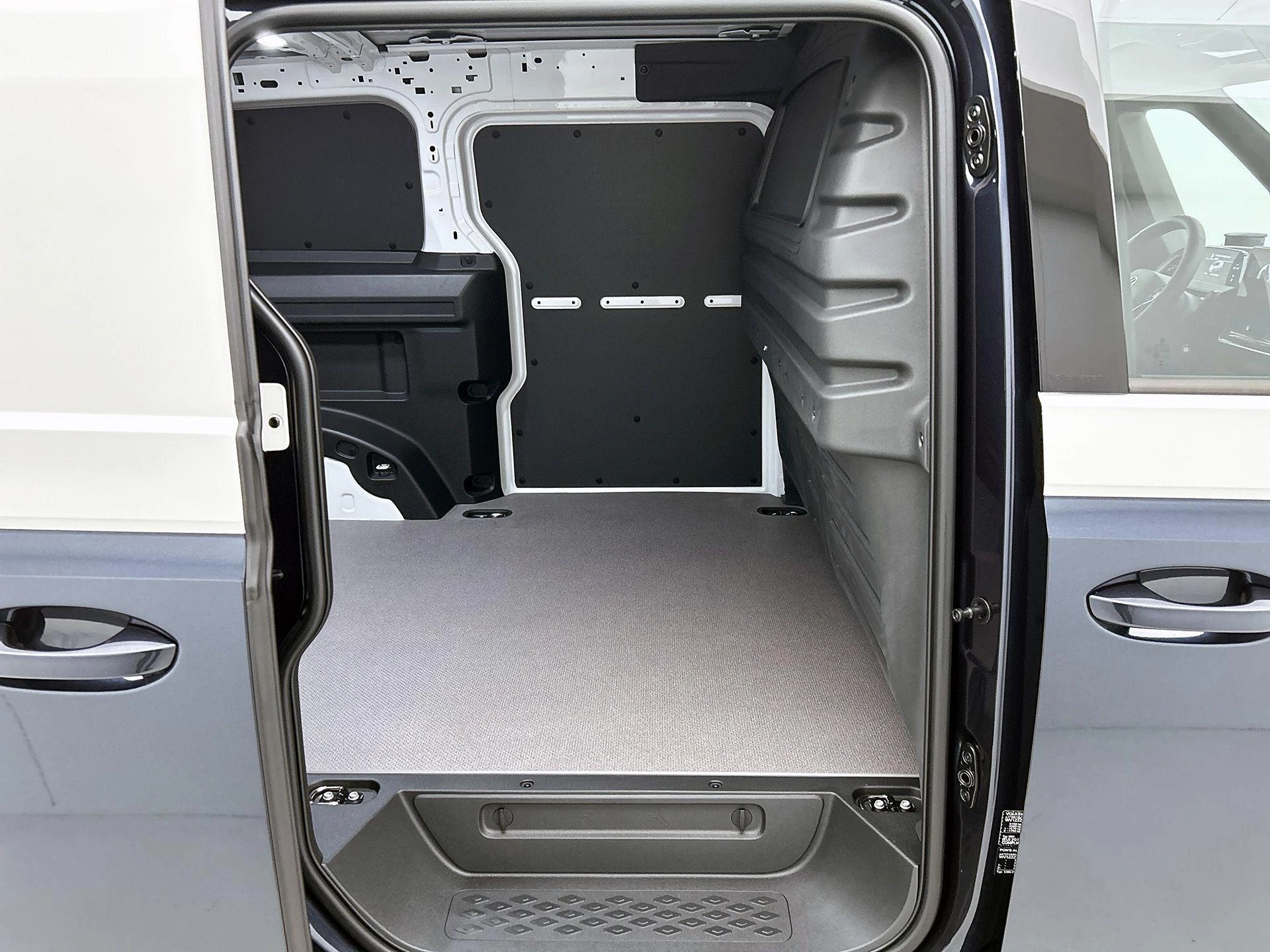 Volkswagen-ID. Buzz Cargo-image-23