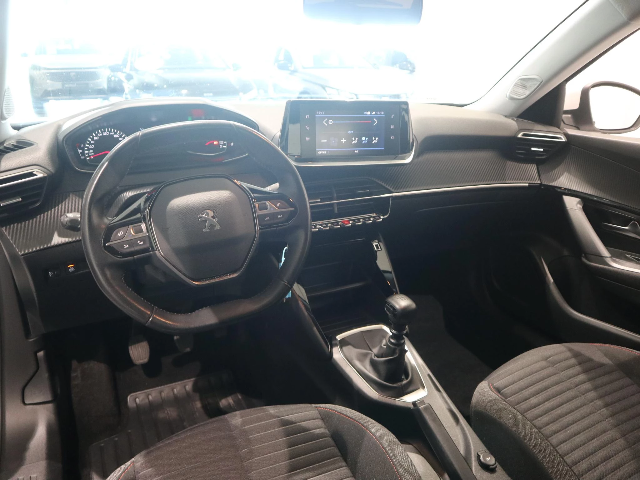 Peugeot-2008-image-8