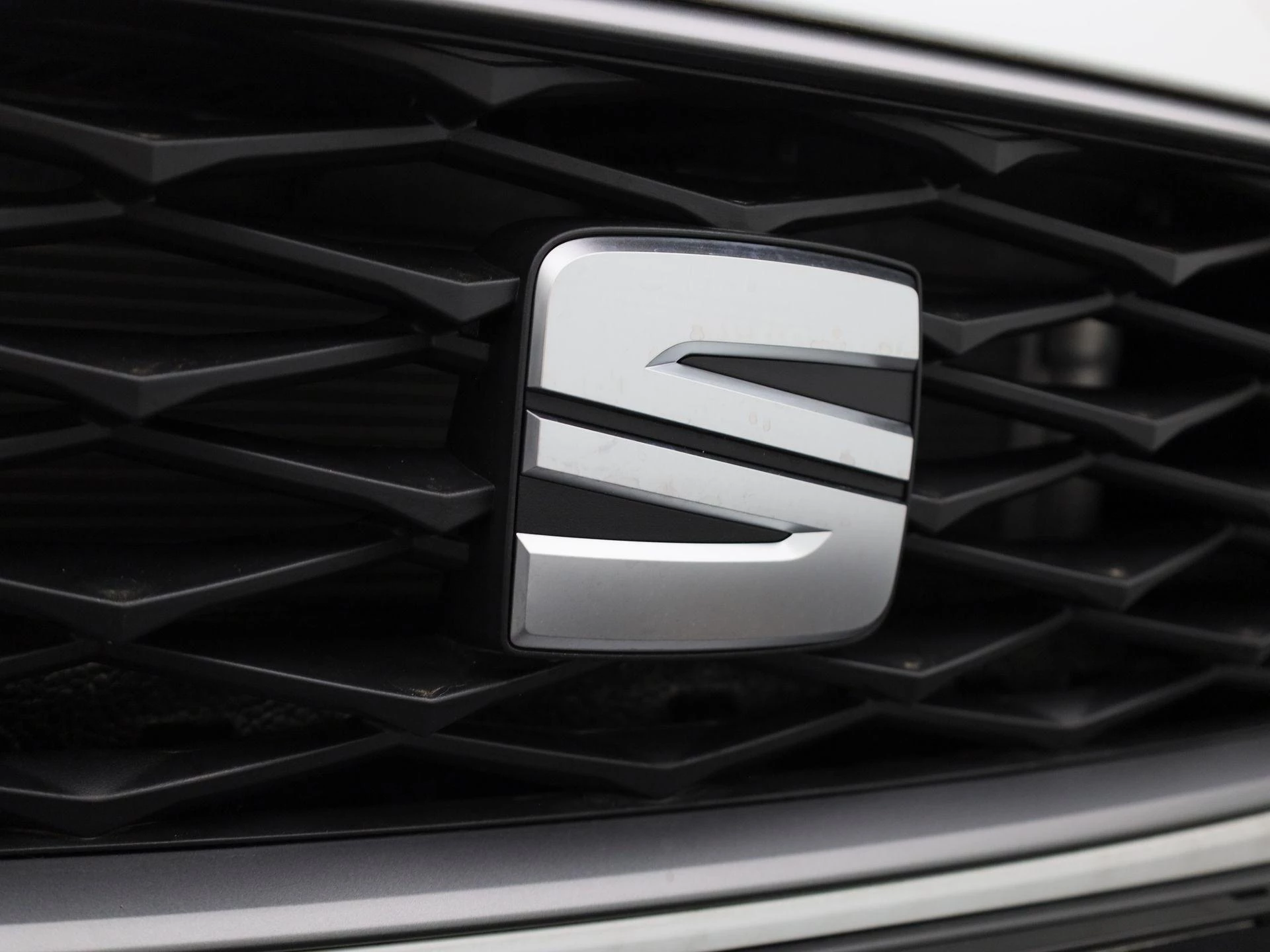 SEAT Leon 1.5 TSI e-Hybrid FR Business