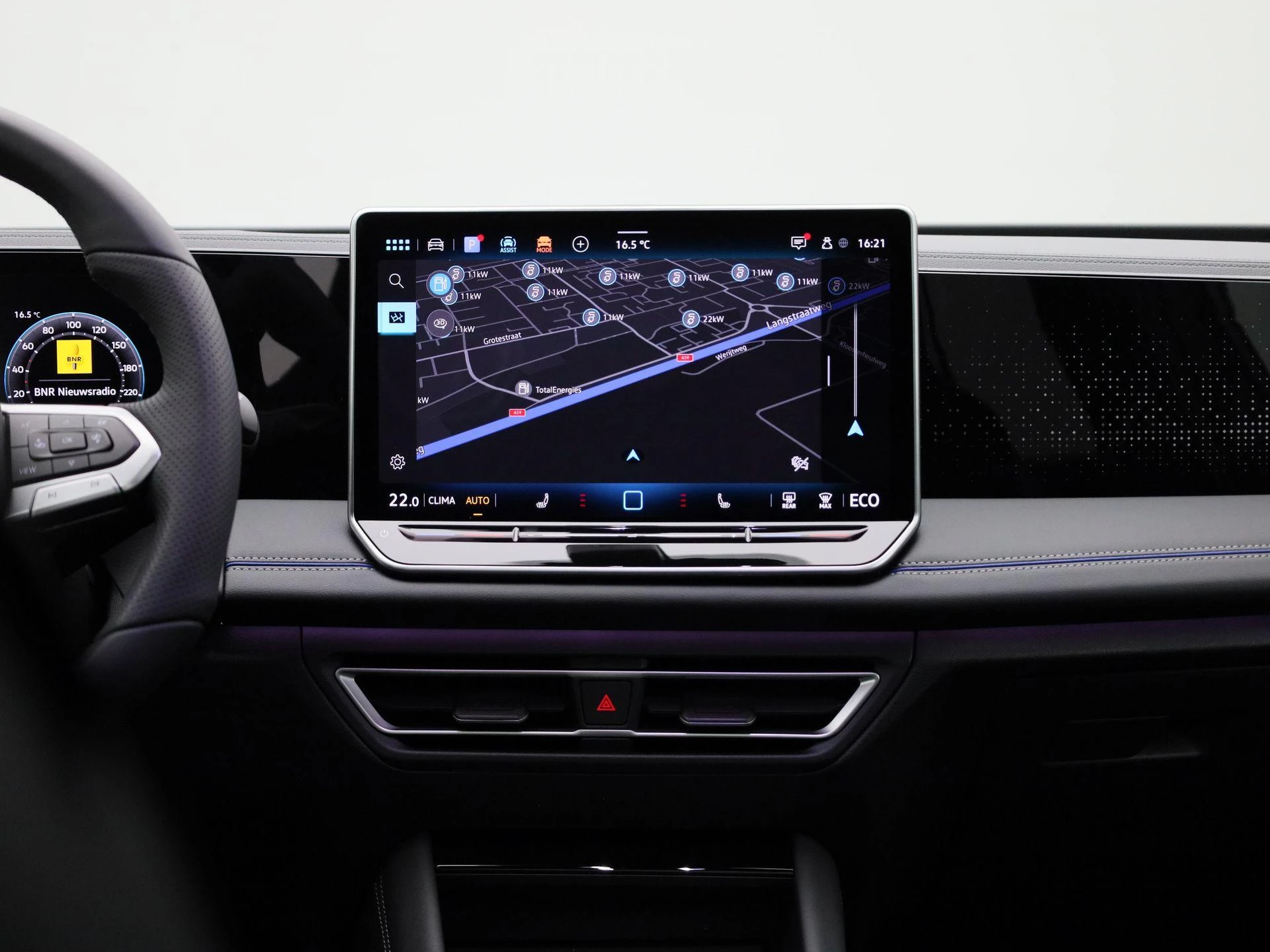 Volkswagen-Tiguan-image-8