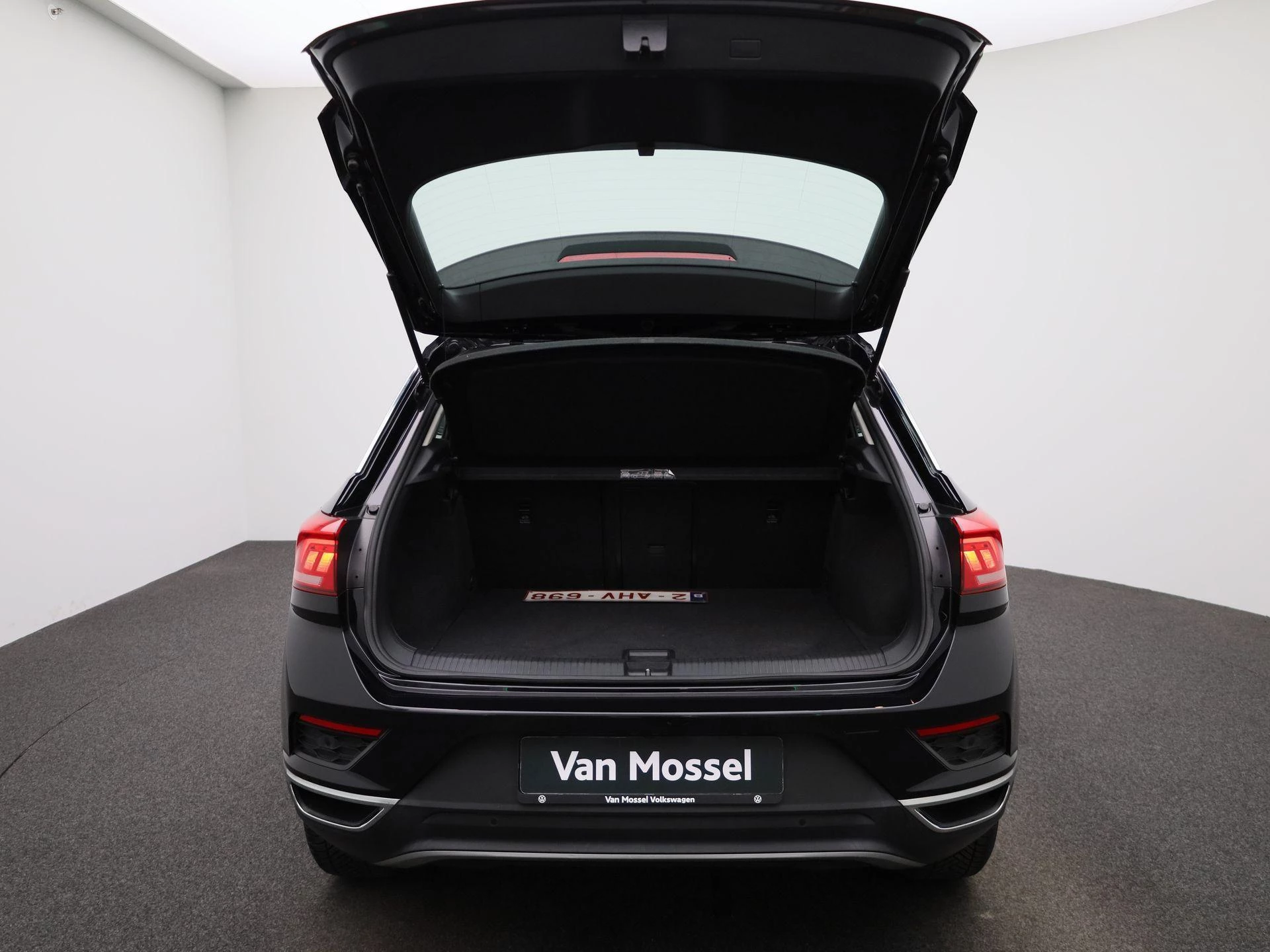 Volkswagen-T-Roc-image-10