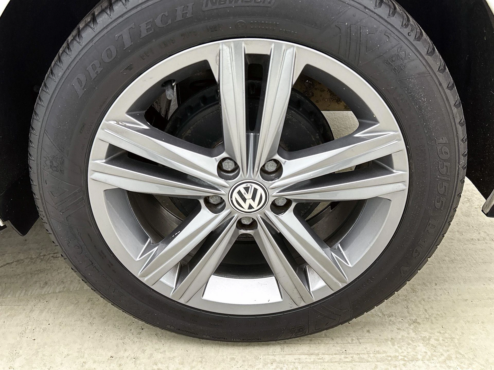 Volkswagen-Polo-image-30