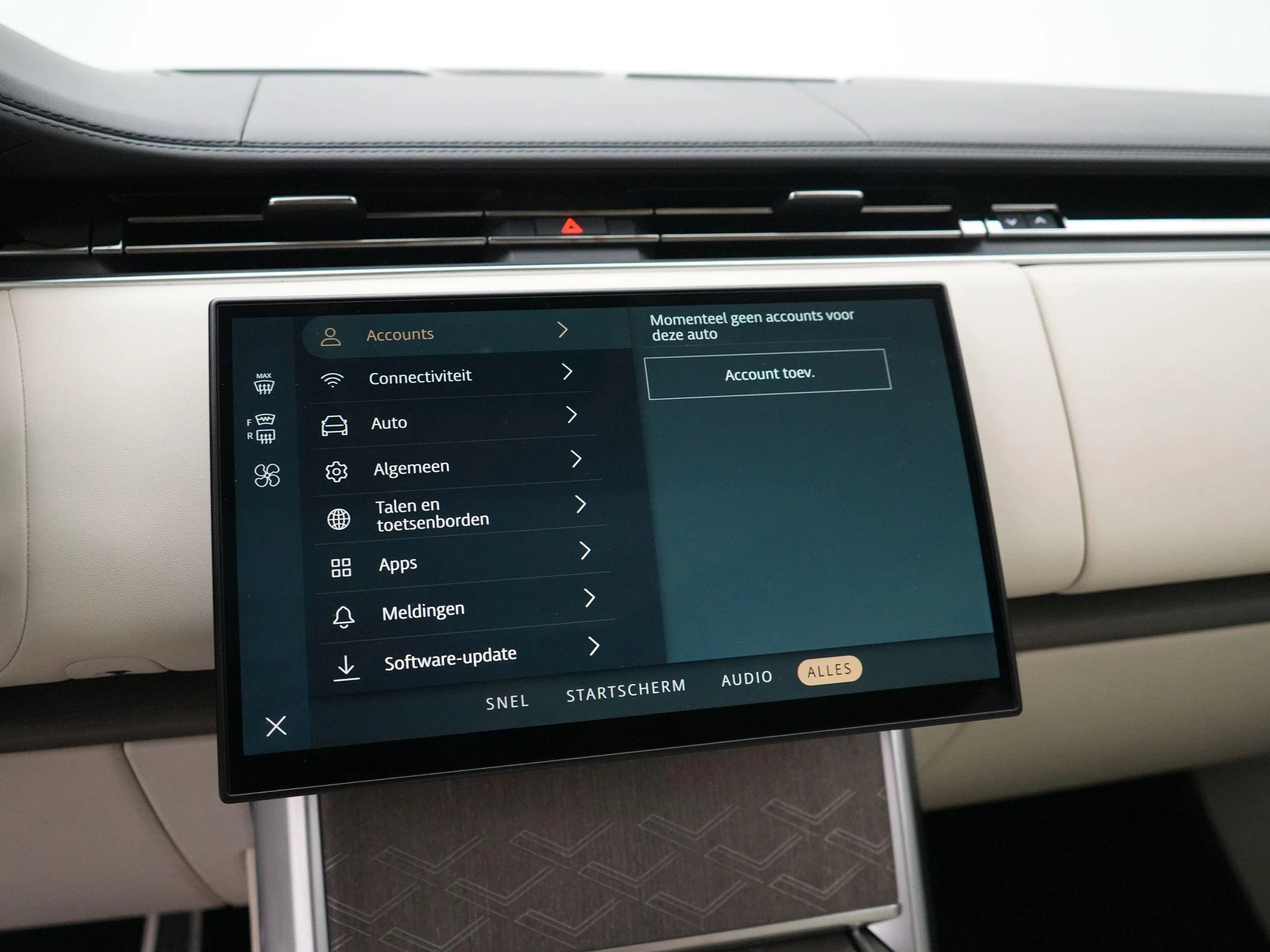 Land Rover-Range Rover-image-21