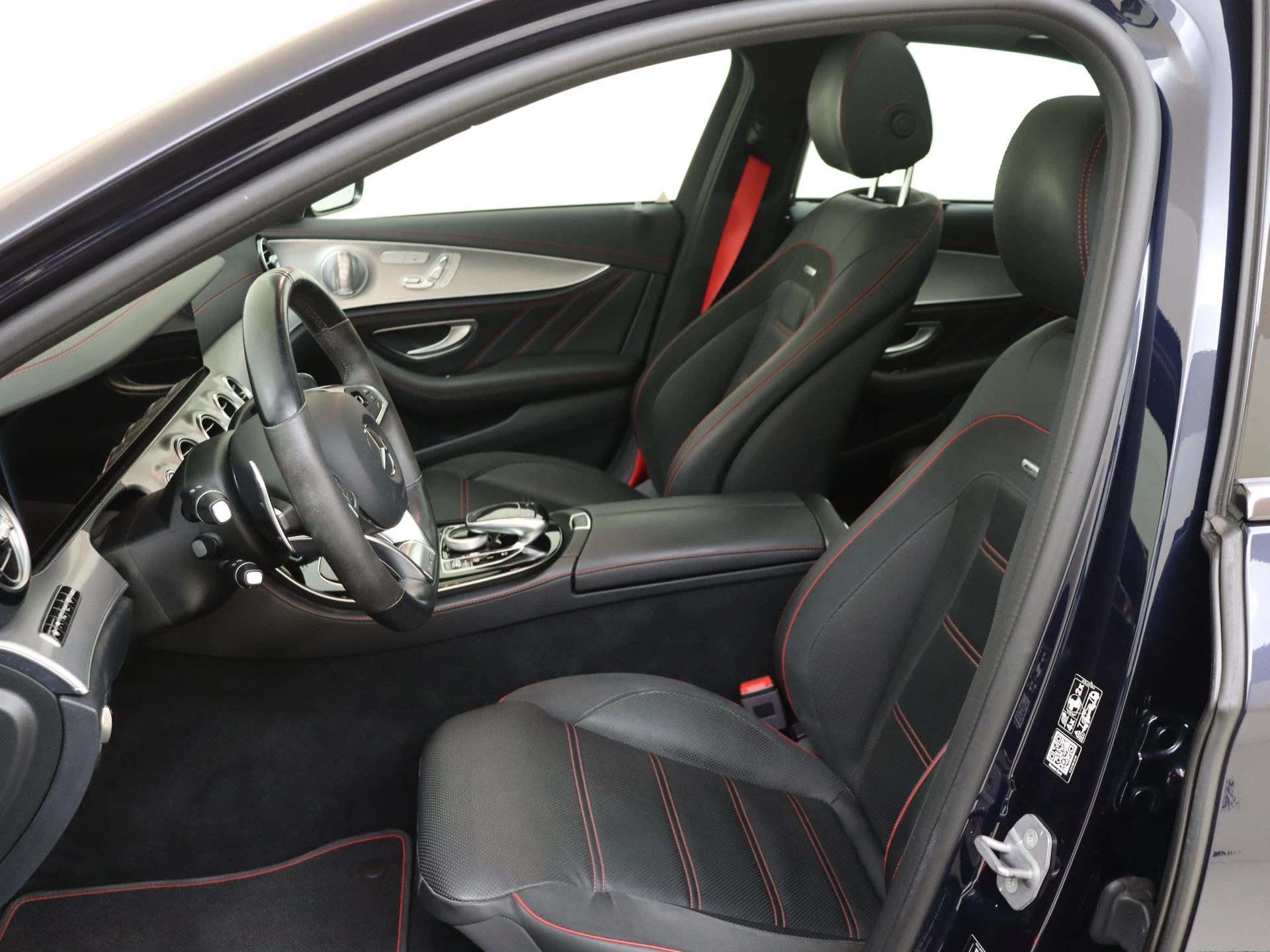 Mercedes-Benz-E-Klasse-image-2