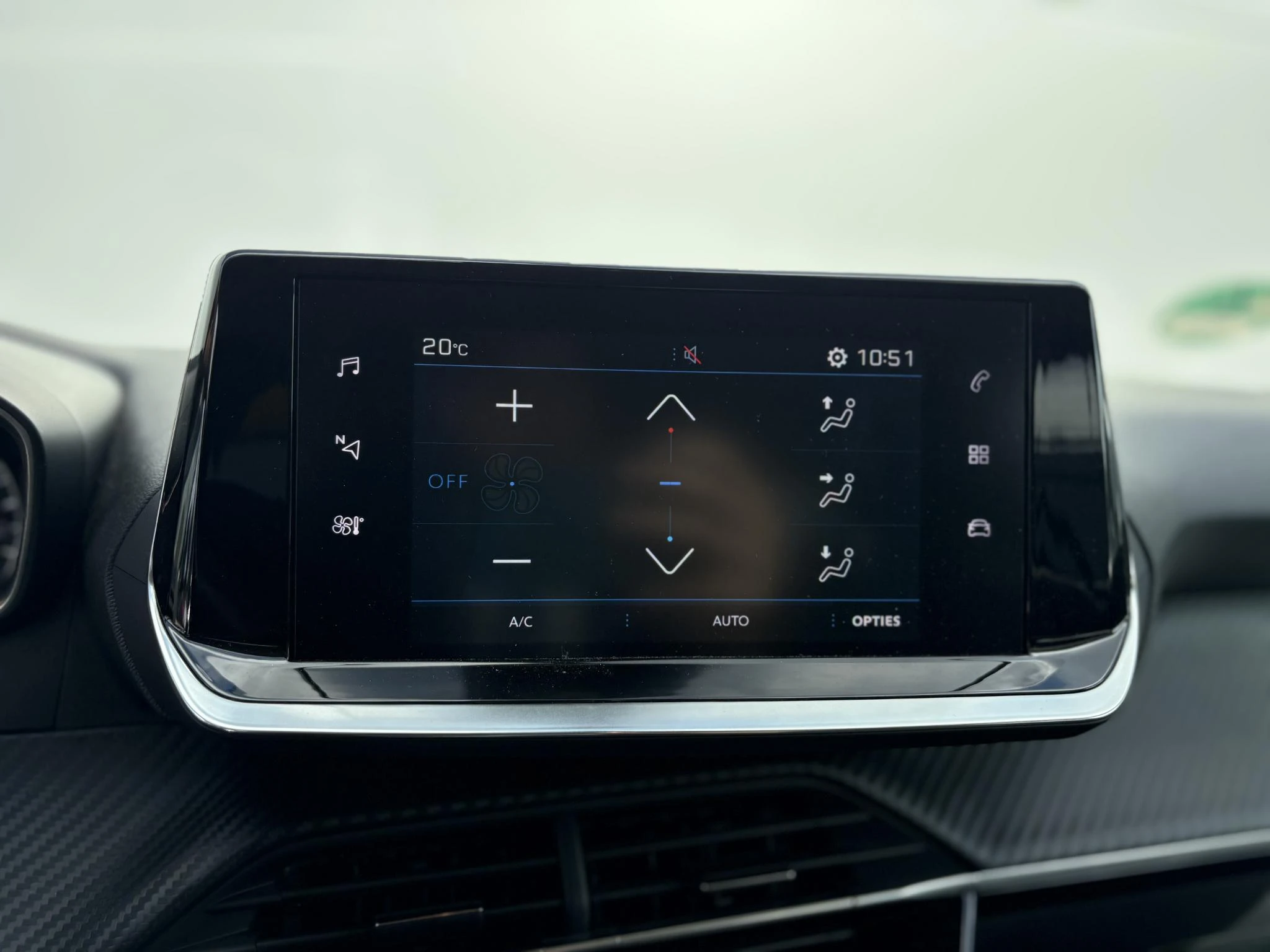 Peugeot-208-image-15