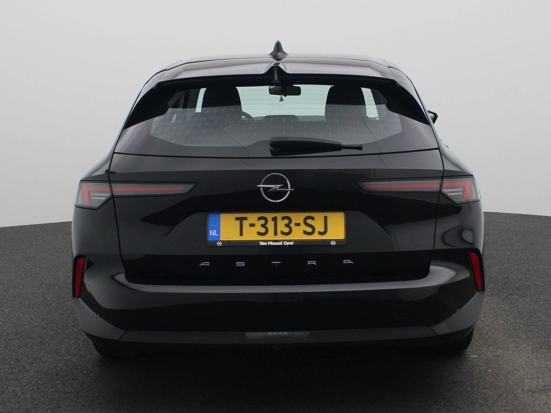 Opel-Astra-image-4