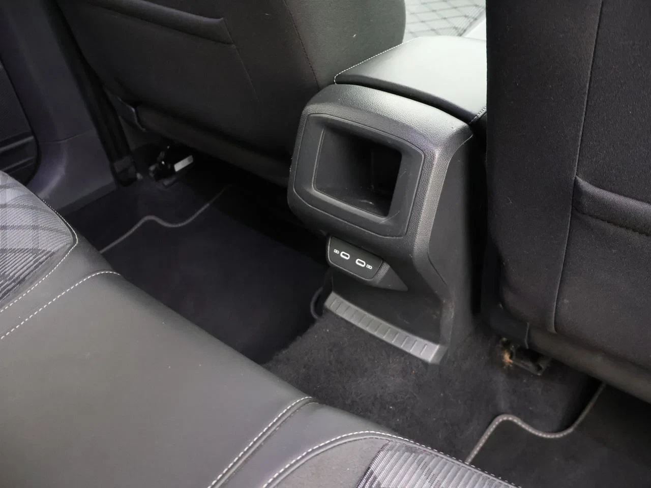 Volkswagen-T-Cross-image-15