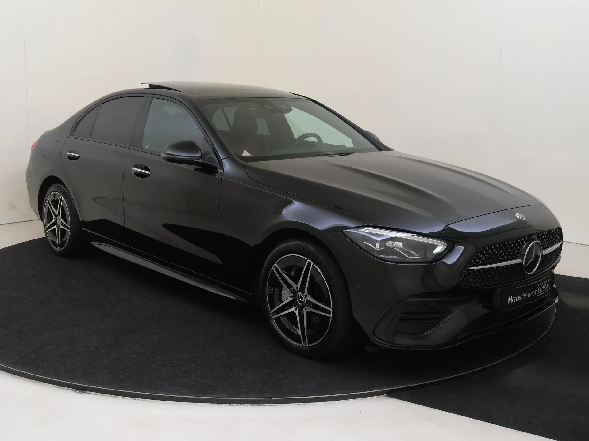 Mercedes-Benz-C-Klasse-image-1