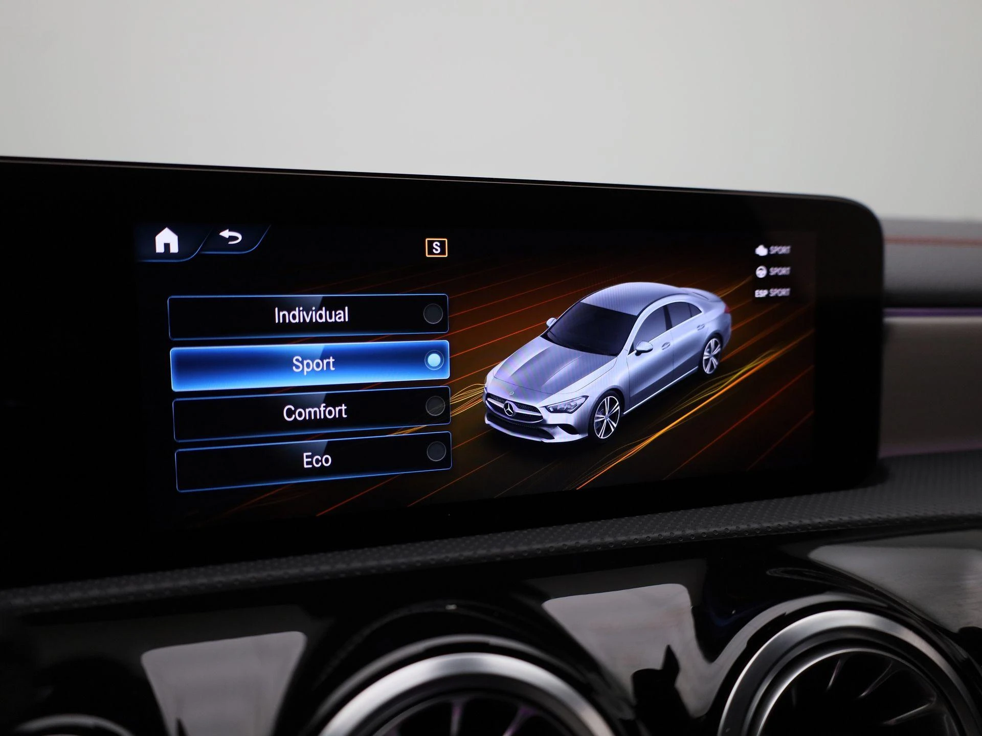 Mercedes-Benz-CLA-image-31