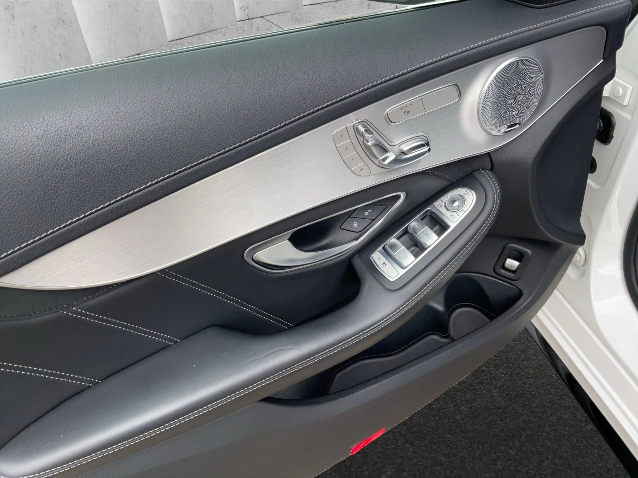 Mercedes-Benz-C-Klasse-image-16