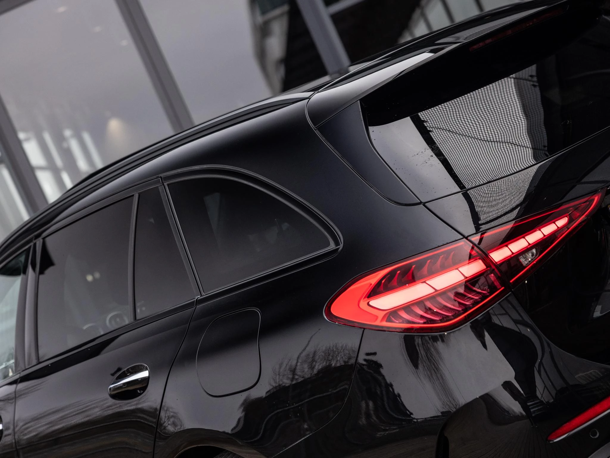 Mercedes-Benz-C-Klasse-image-10