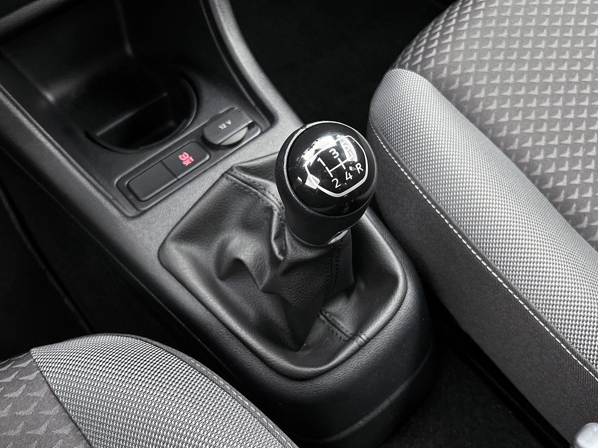 Volkswagen-up!-image-20