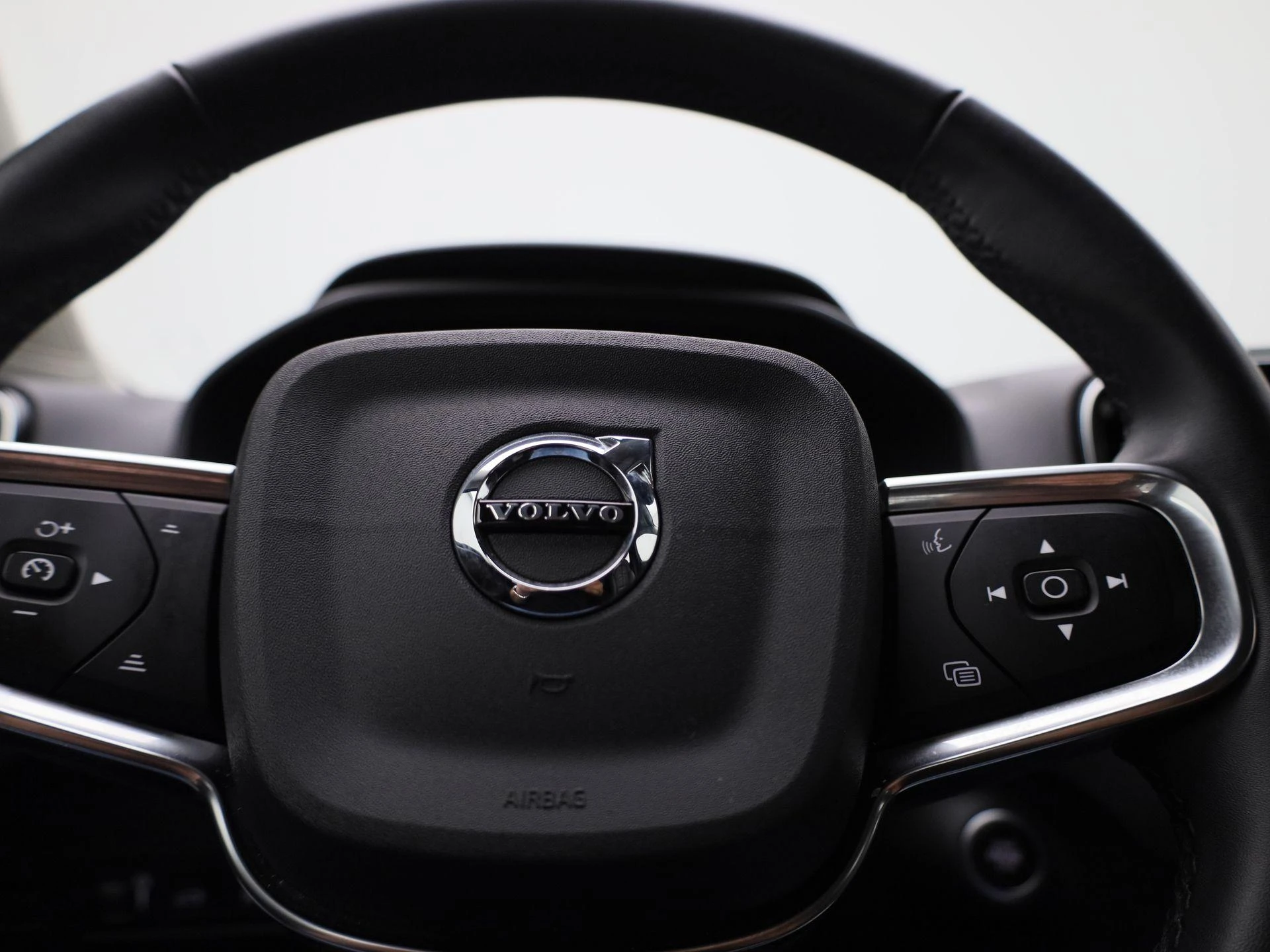 Volvo-XC40-image-32