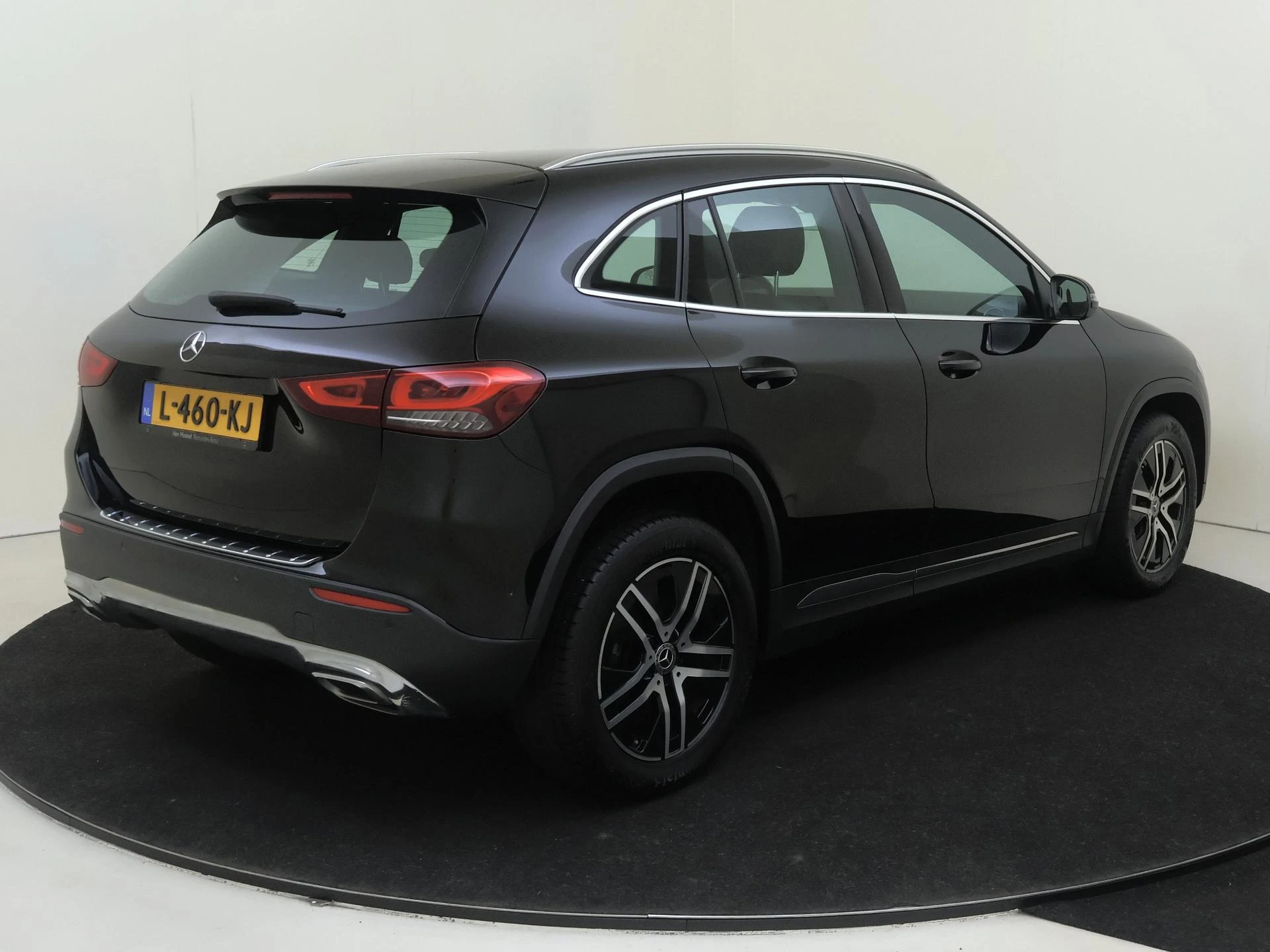 Mercedes-Benz-GLA-image-3