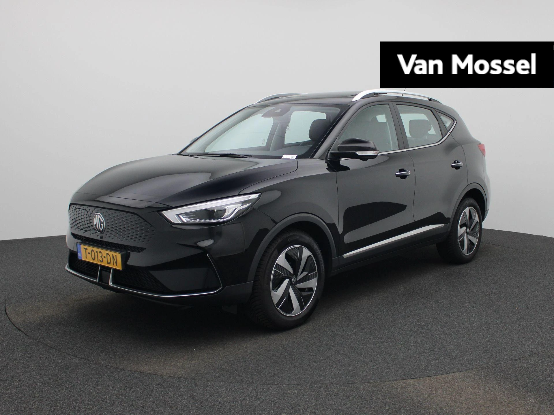 MG-ZS EV-image-0