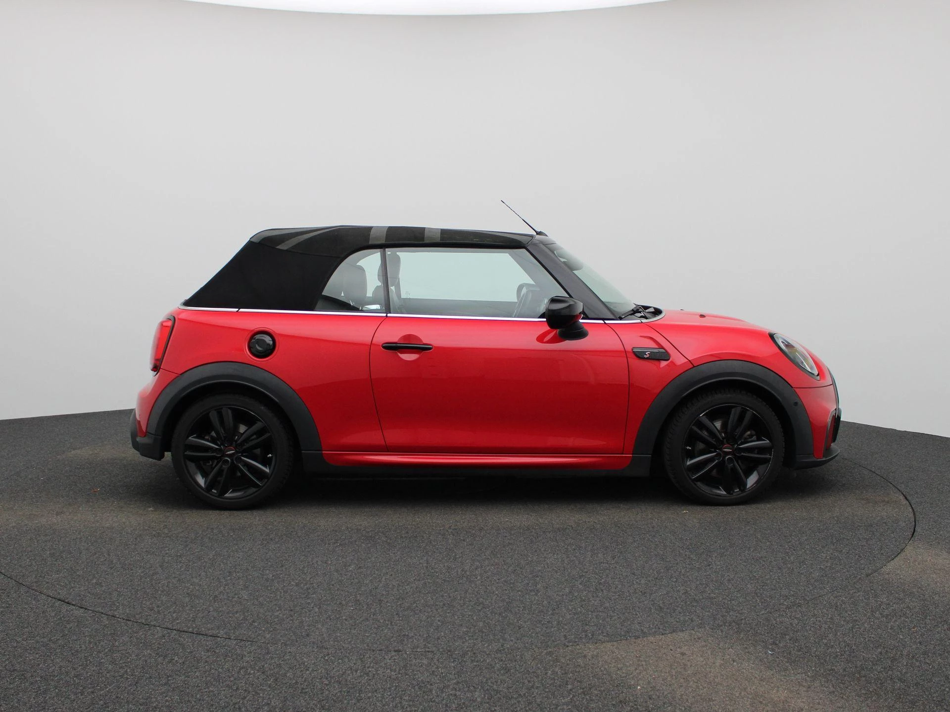 MINI-Cooper S Cabrio-image-7