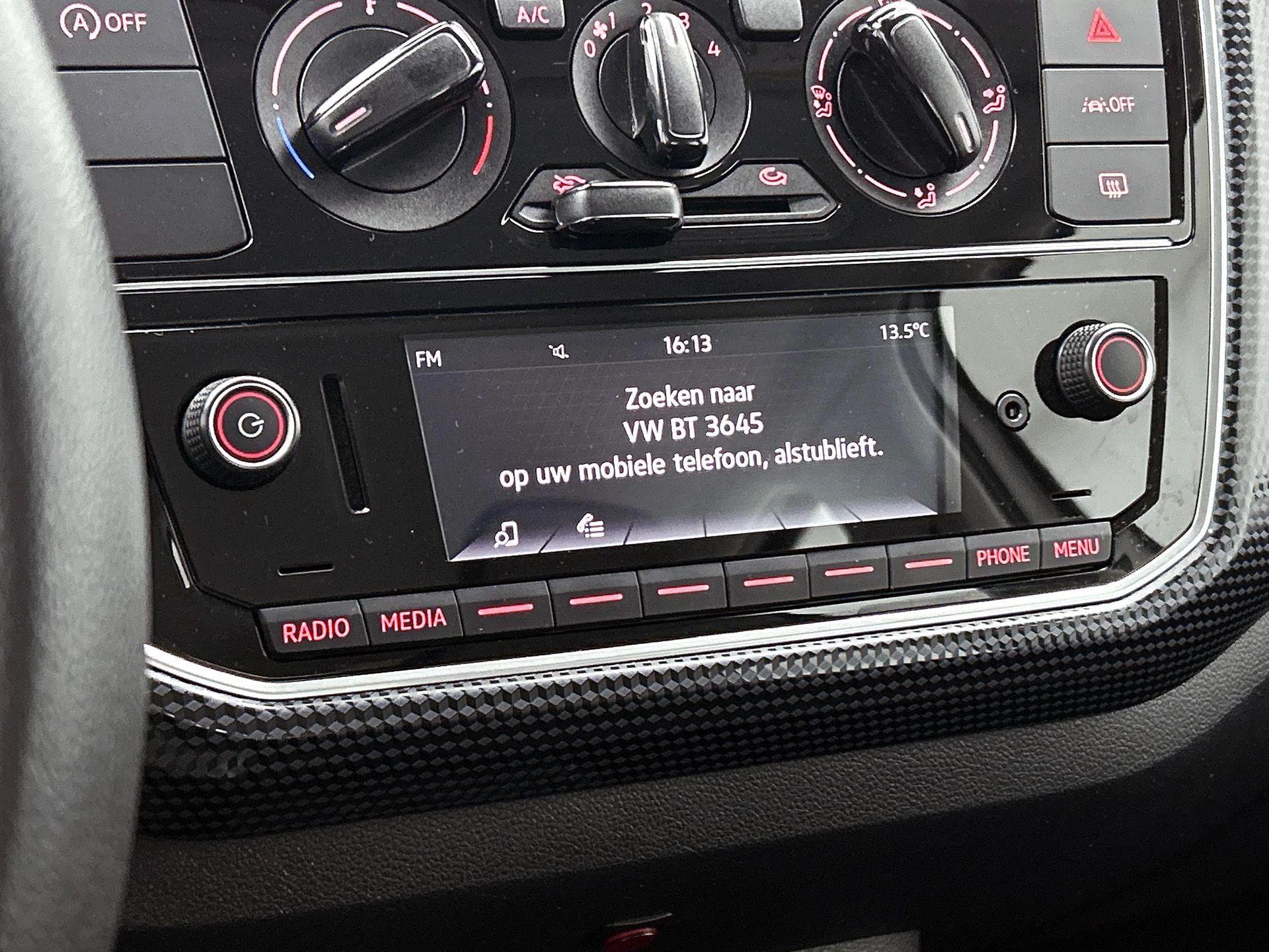 Volkswagen-up!-image-9