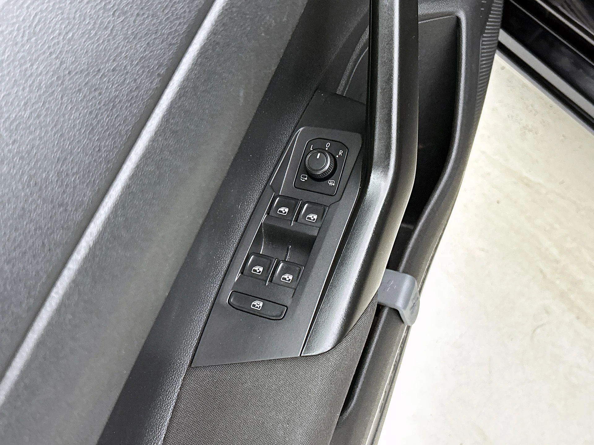 Volkswagen-Polo-image-27
