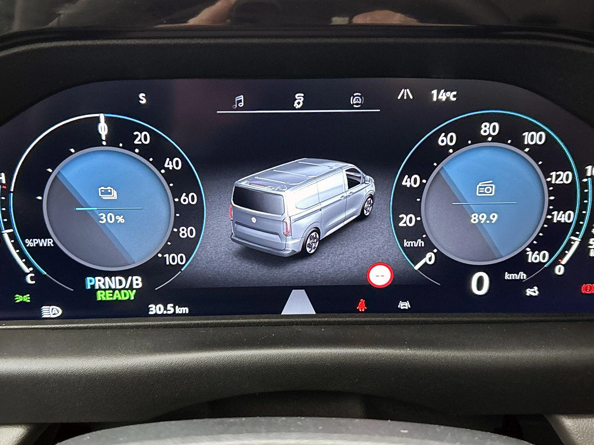 Volkswagen-e-Transporter-image-26