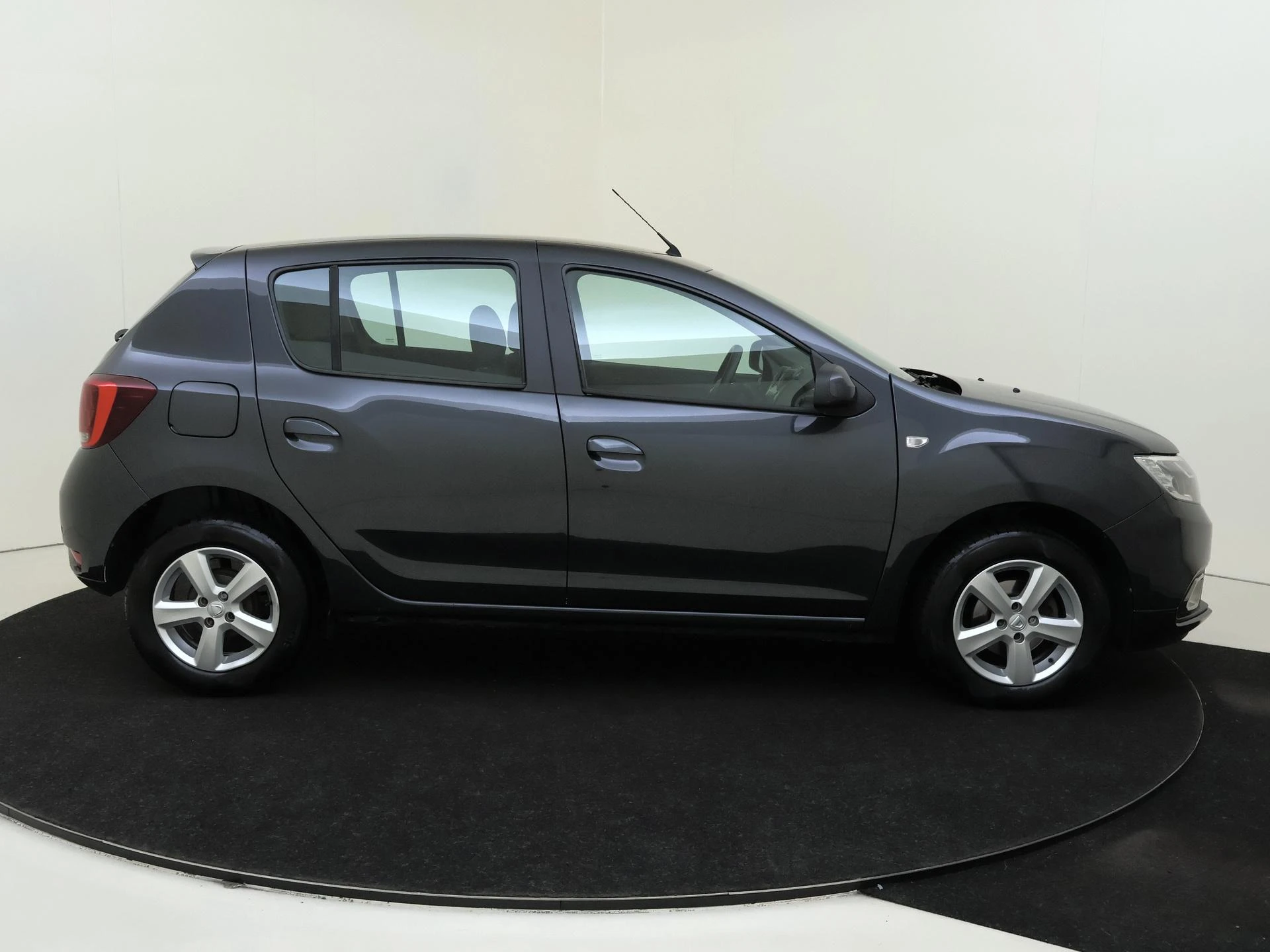 Dacia-Sandero-image-8