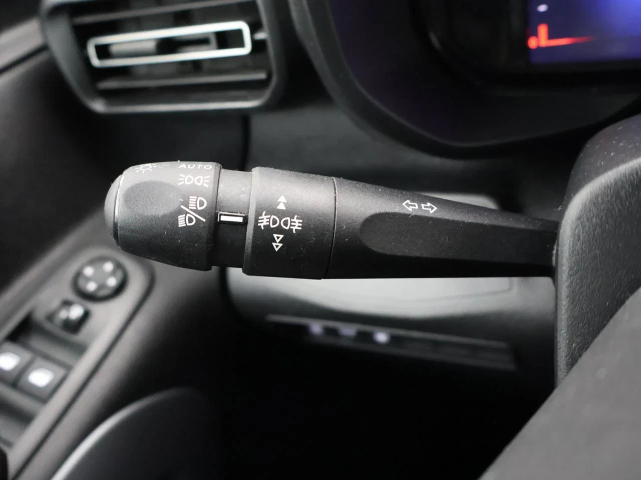 Opel-Combo Life-image-5