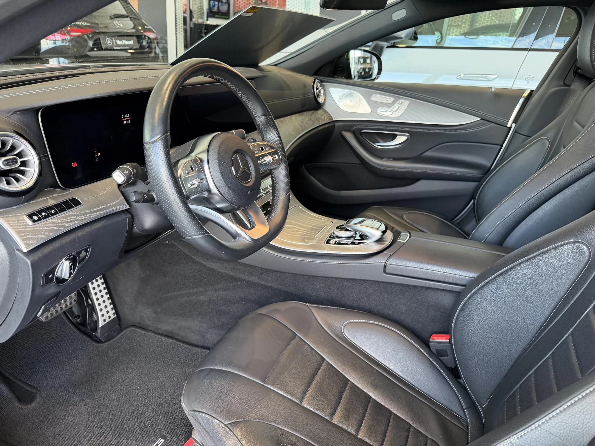 Mercedes-Benz-CLS-image-10