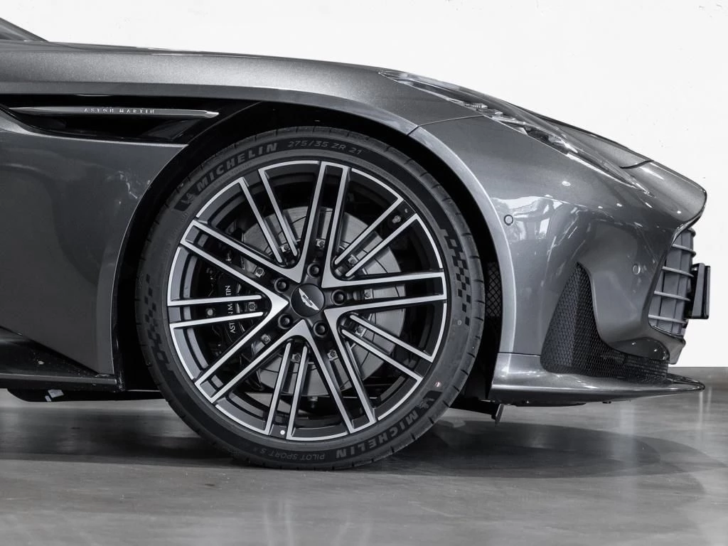 Aston Martin DB12 Coupe Bowers & Wilkins