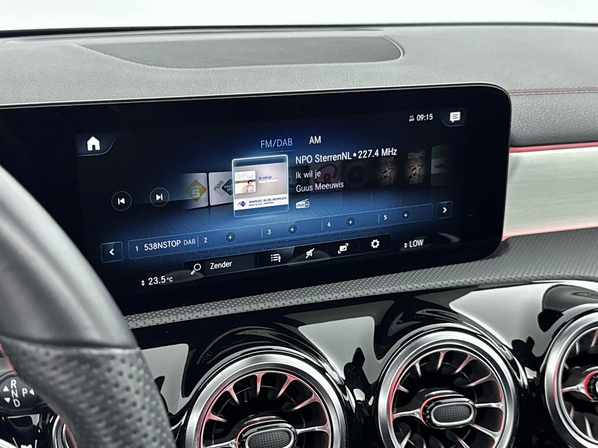 Mercedes-Benz-CLA-image-7