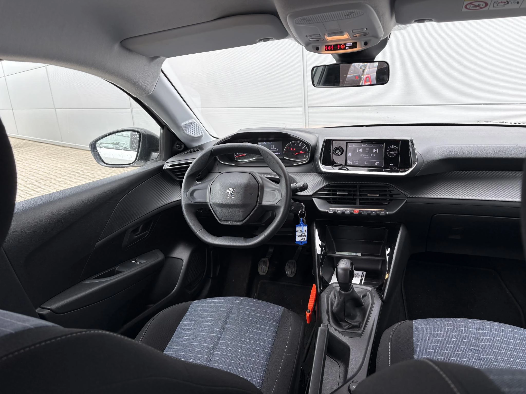 Peugeot-208-image-9