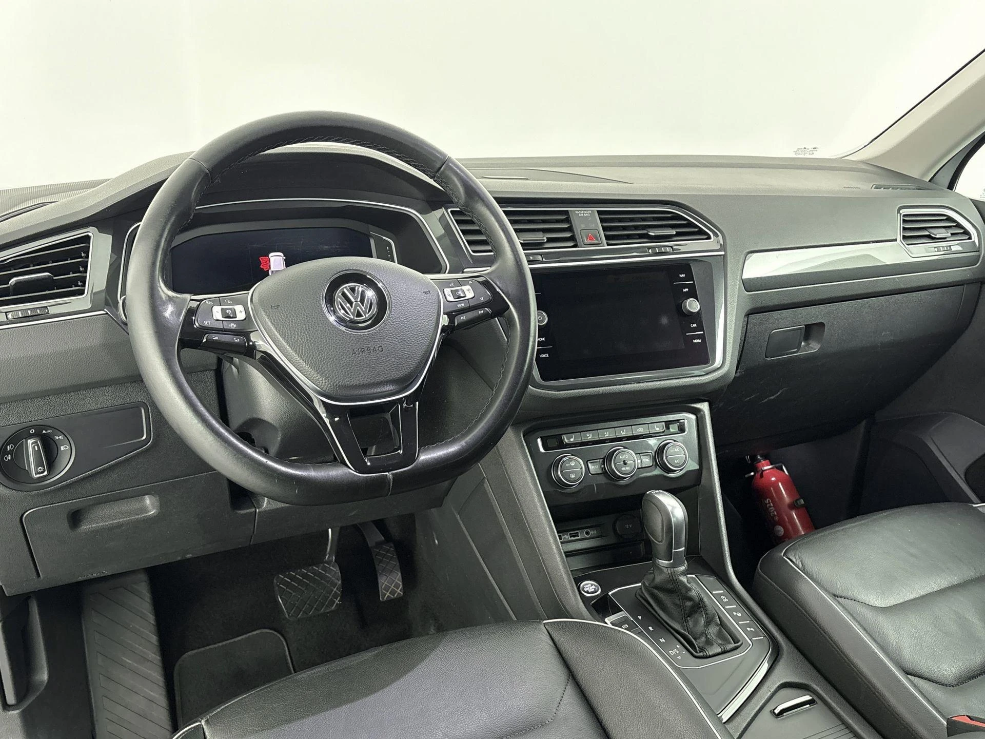 Volkswagen-Tiguan-image-17