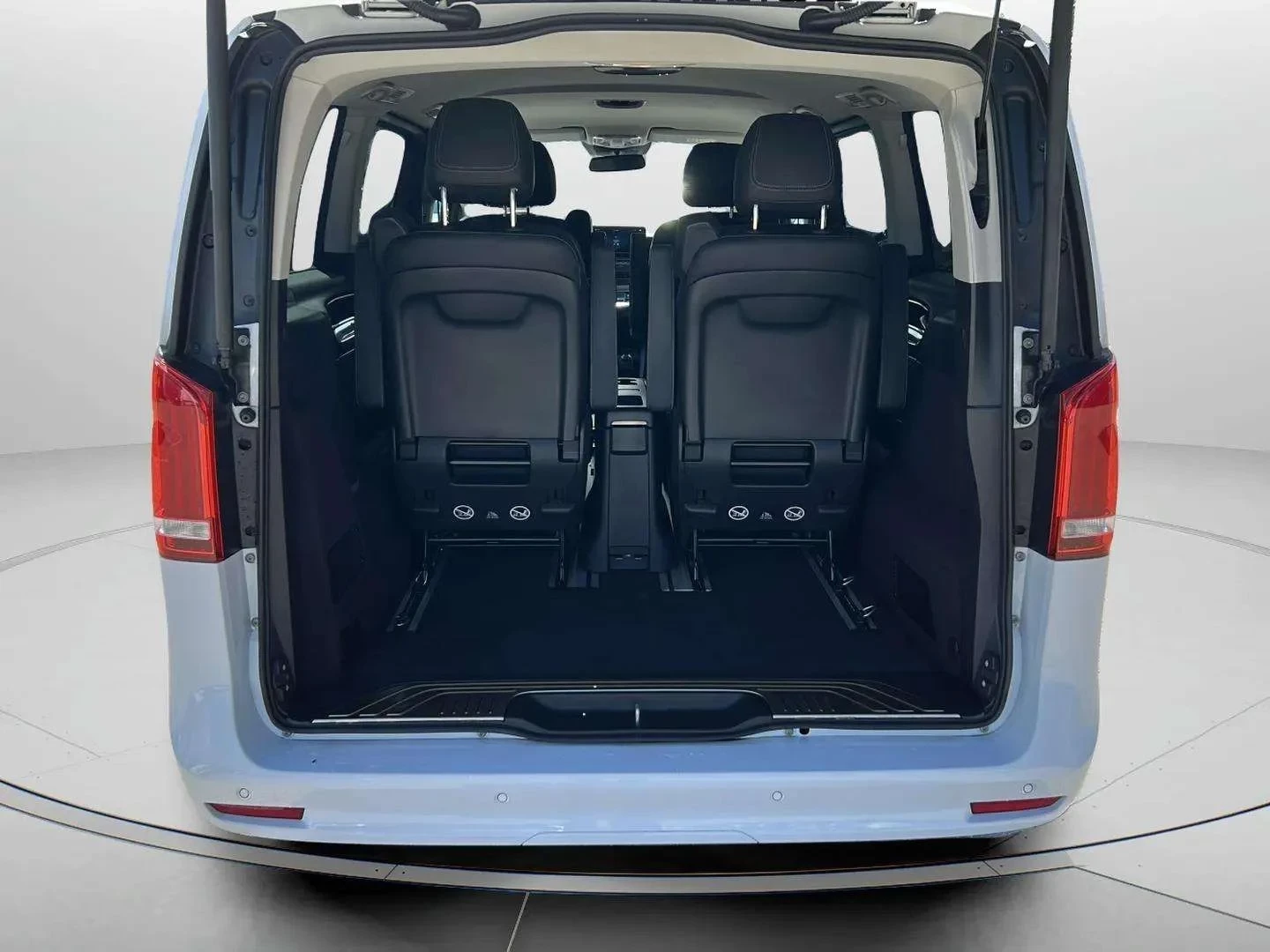 Mercedes-Benz-EQV-image-4