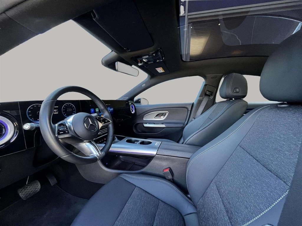 Mercedes-Benz-CLA-image-9