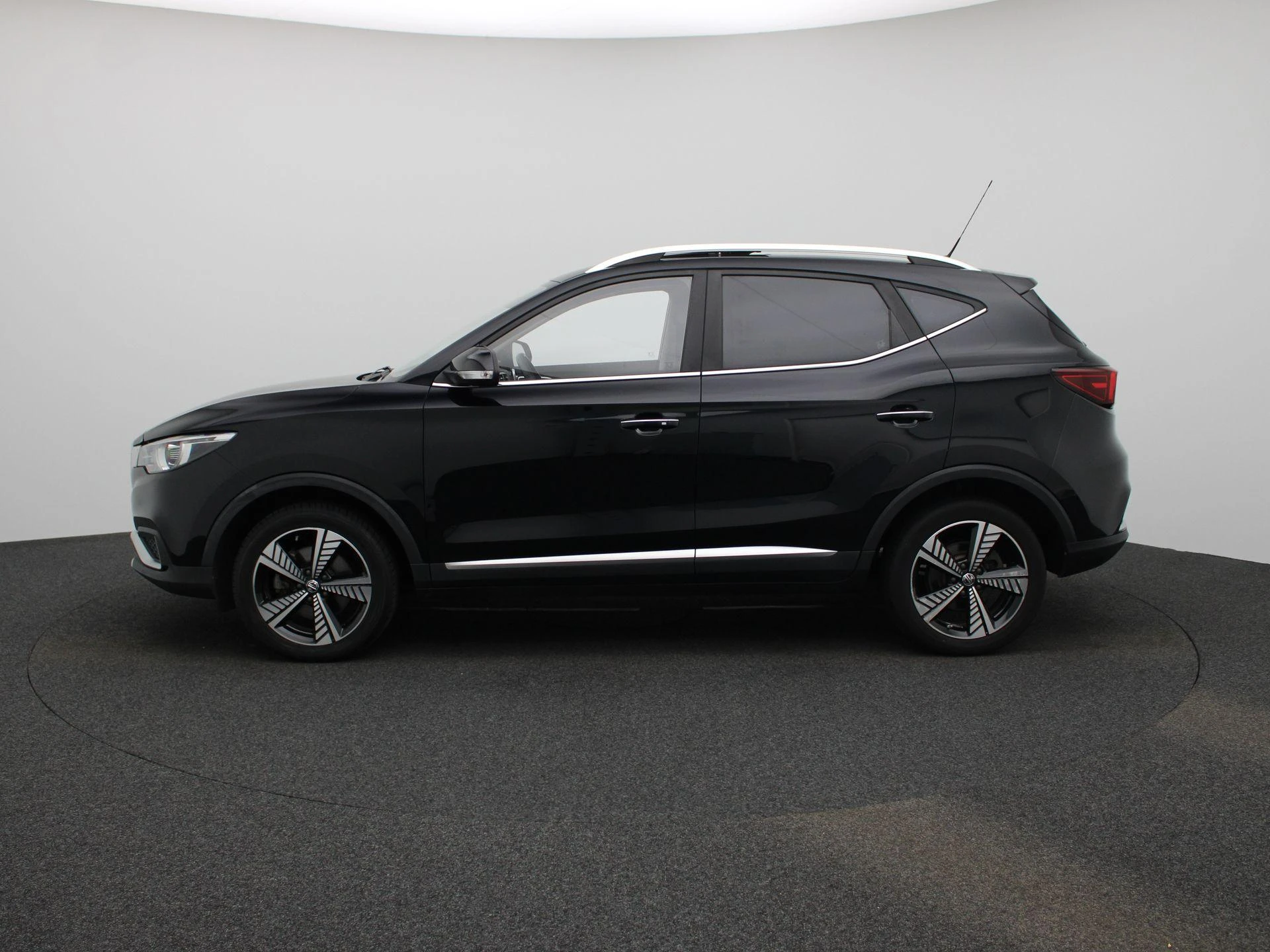 MG-ZS EV-image-4