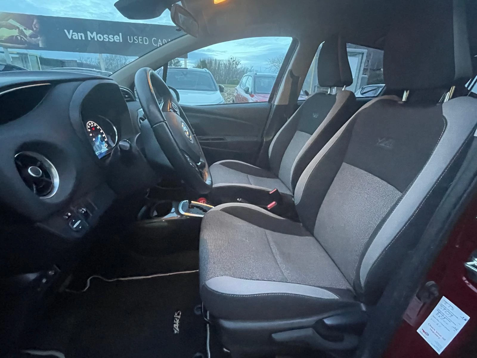 Toyota-Yaris-image-10