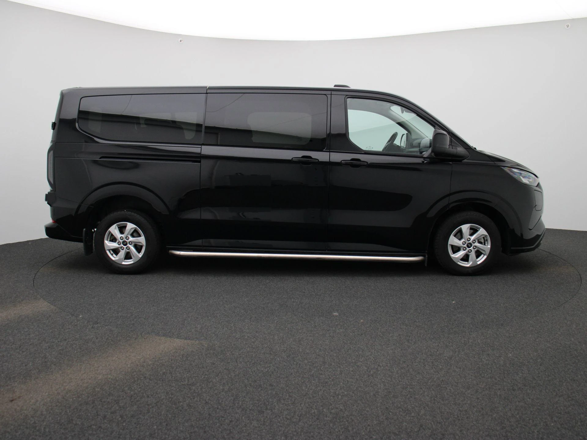 Ford-Transit Custom-image-5