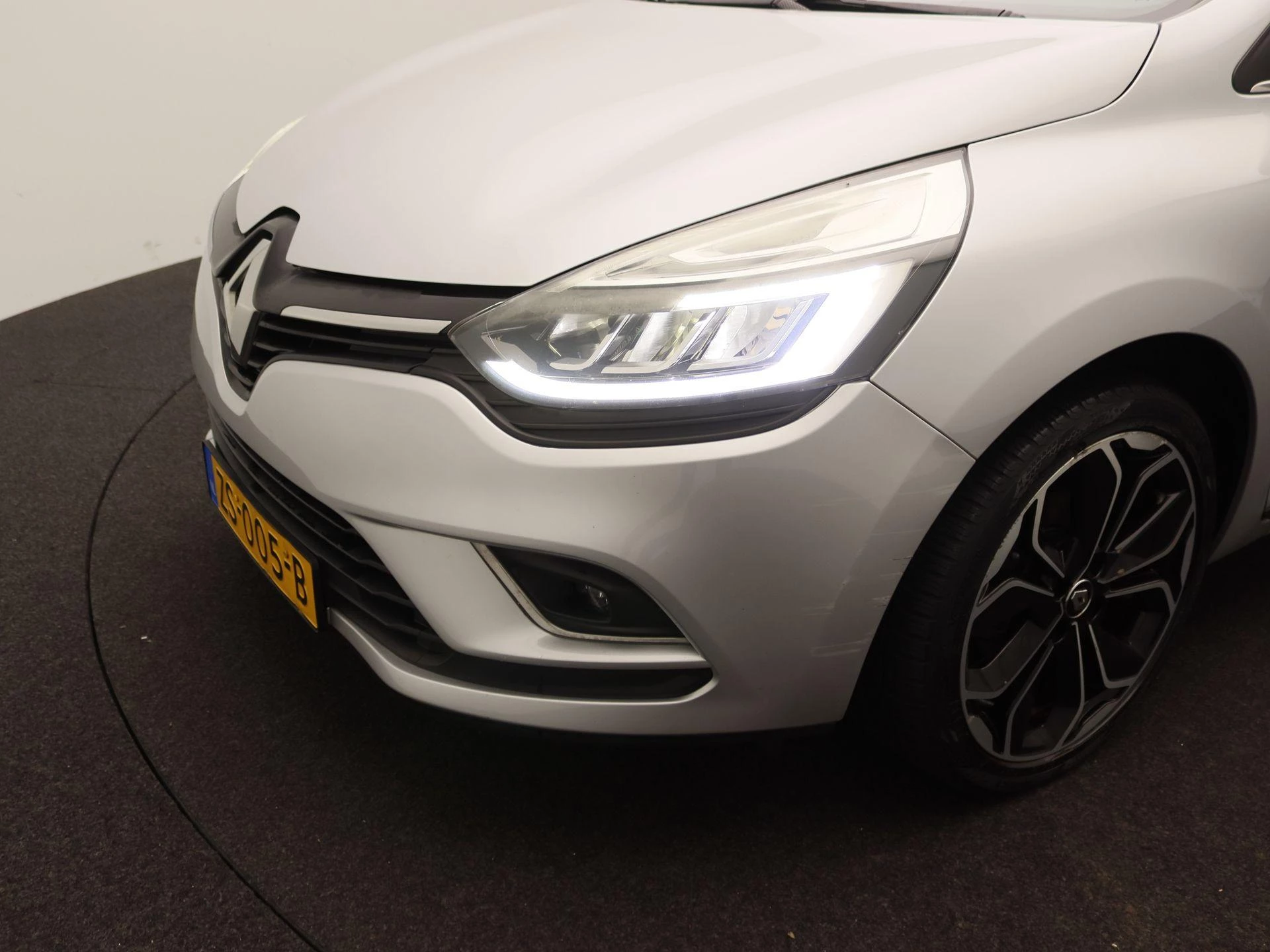 Renault-Clio-image-14