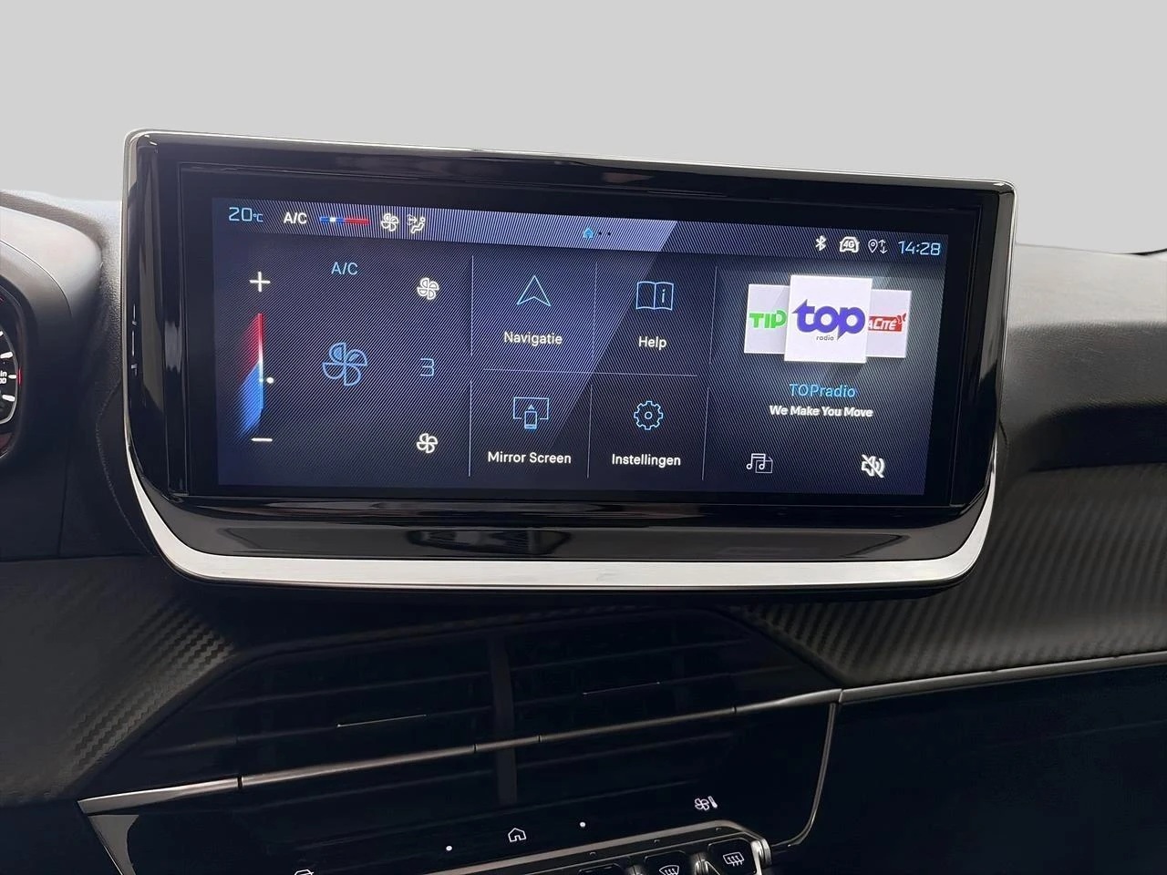 Peugeot-208-image-11