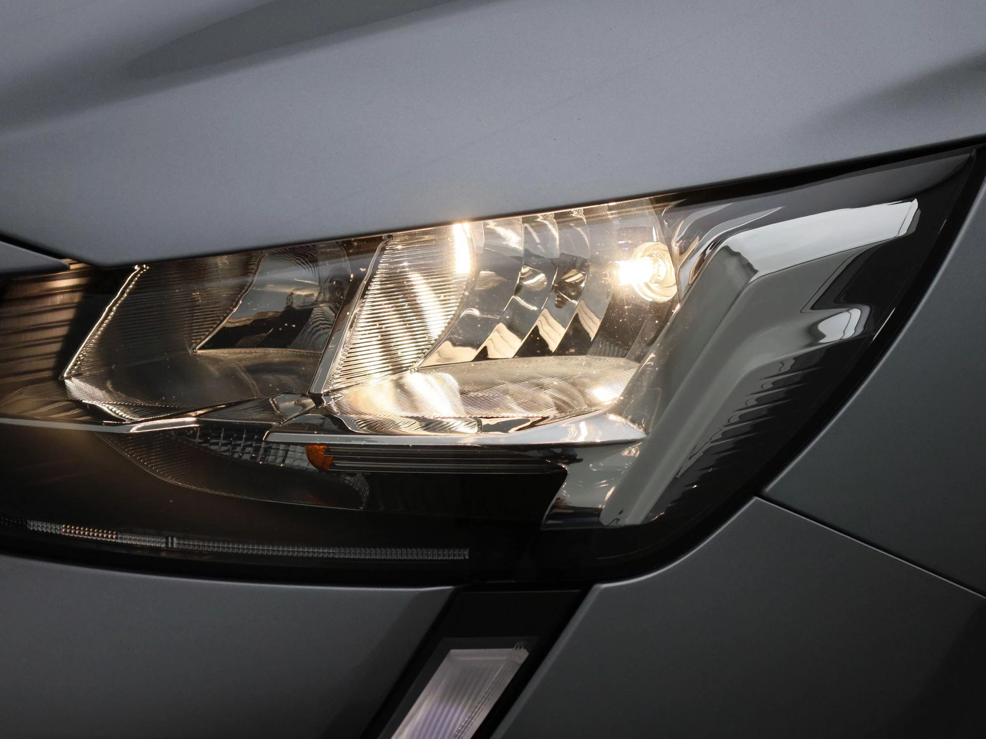 Peugeot-208-image-12