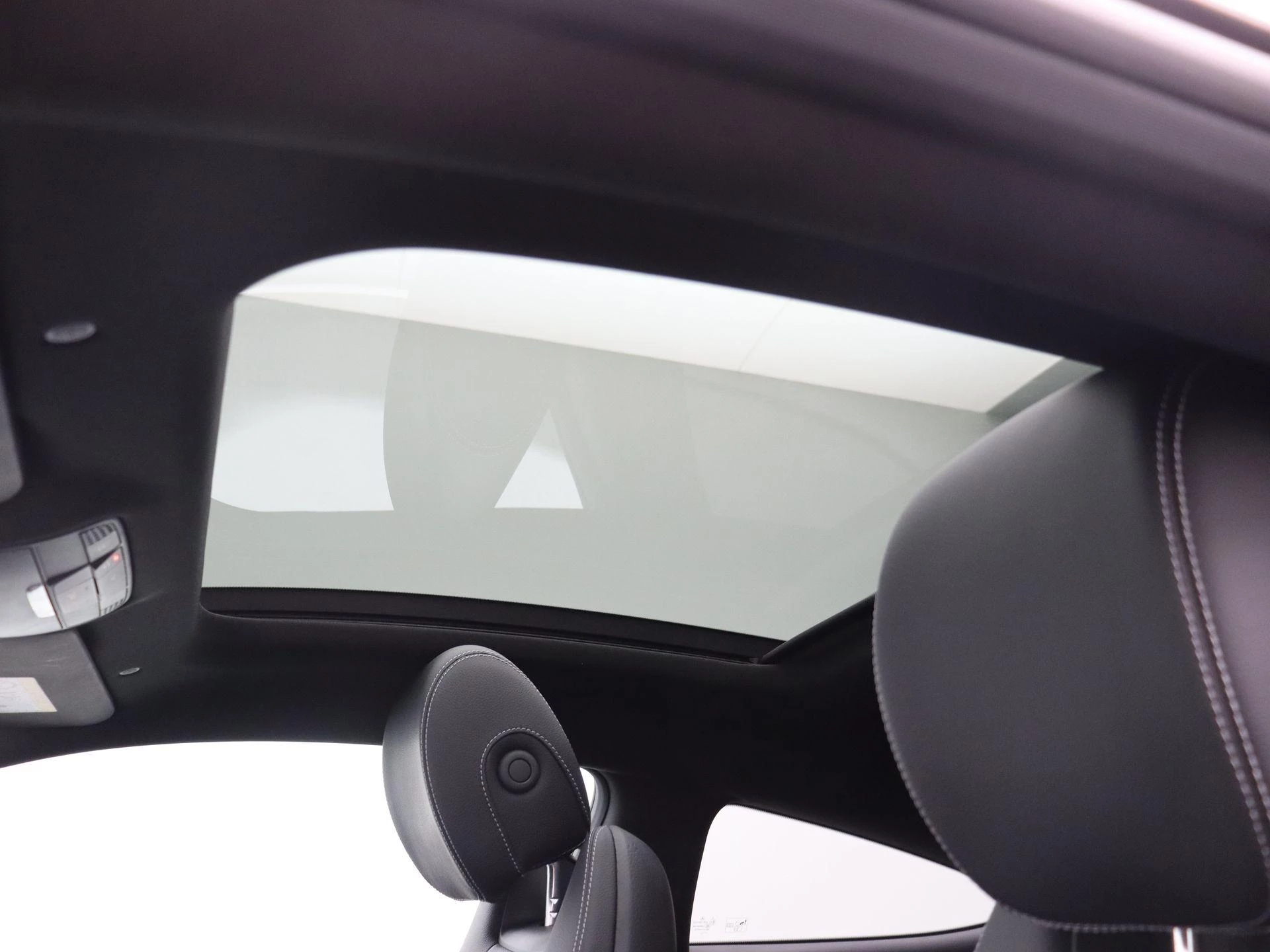 Mercedes-Benz C-Klasse 300 AMG LINE Coupé + 258 PK + PANO DAK + BURMESTER + TREKHAAK +