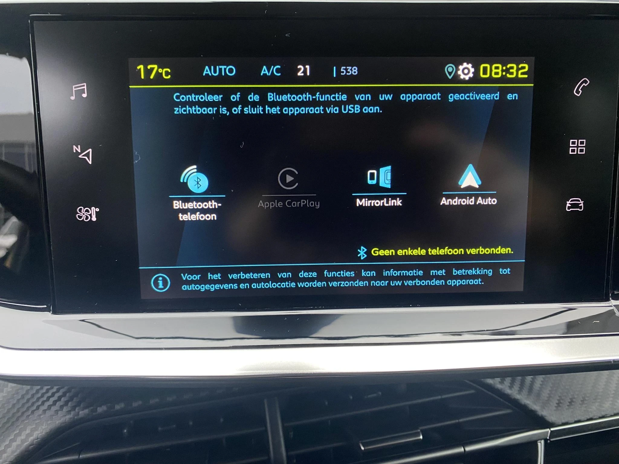 Peugeot-e-208-image-10